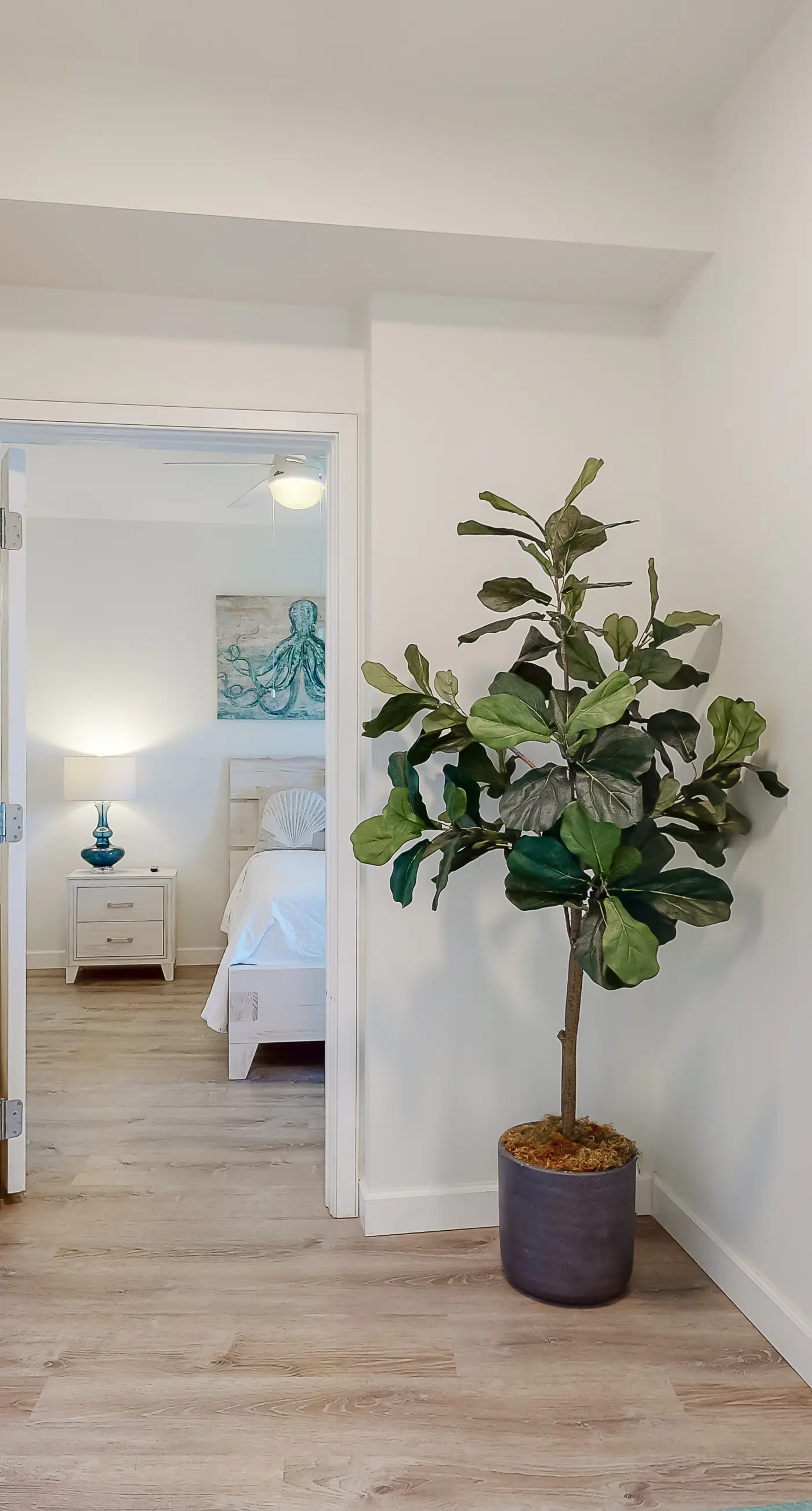 Amazing second-floor condo with Gulf View, fitness center, pools & beach access