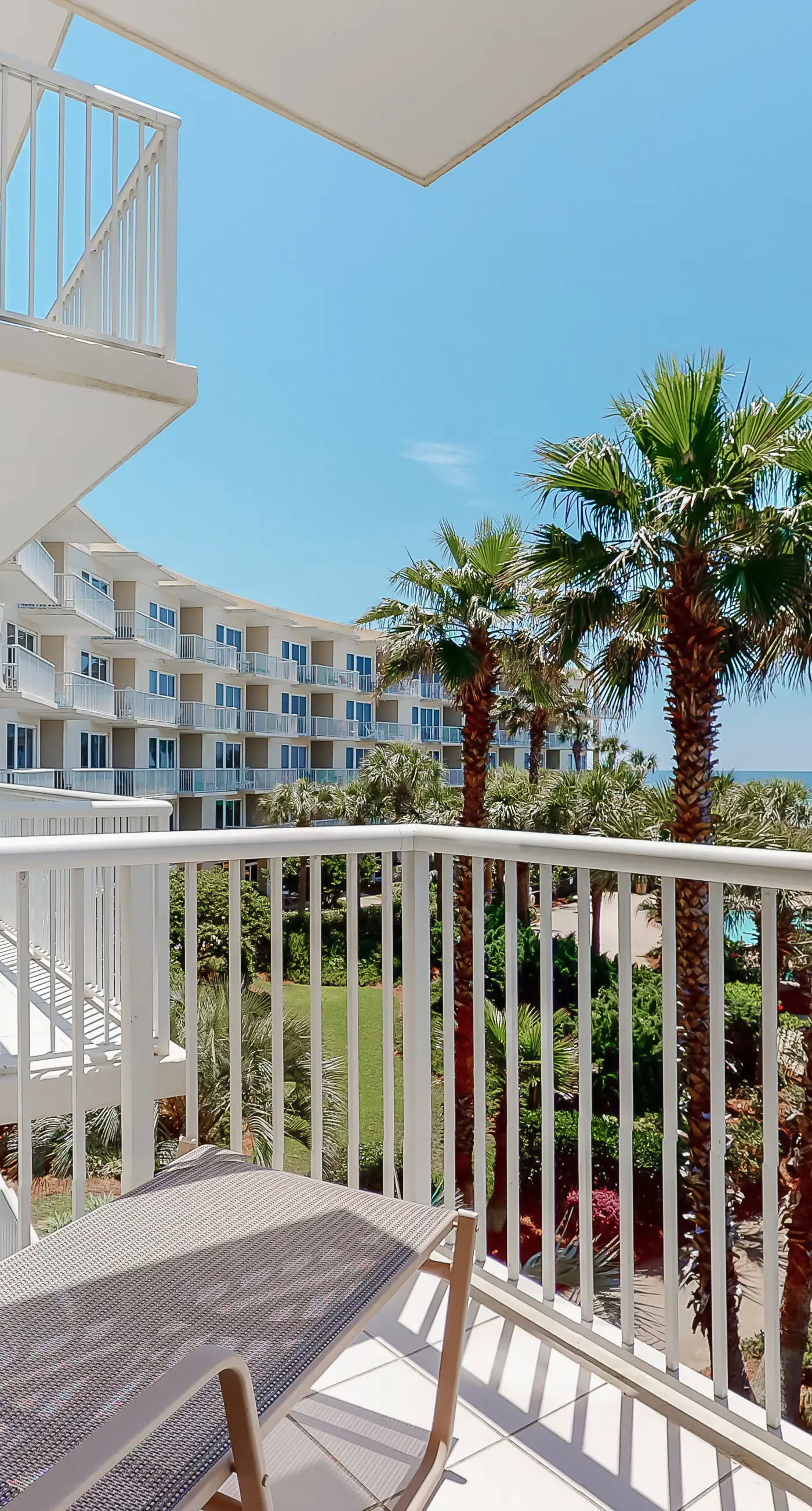 Amazing second-floor condo with Gulf View, fitness center, pools & beach access