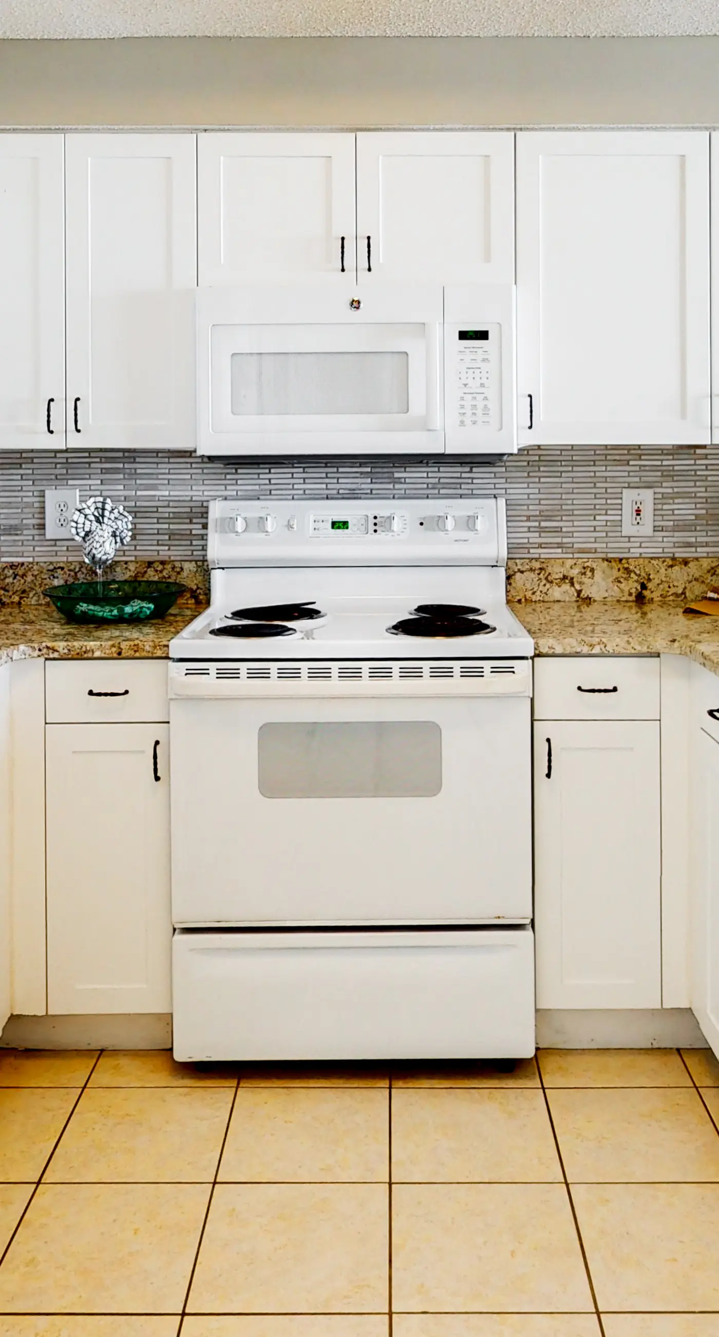 5th Floor Bright gulf view condo, Steps to the beach, Near Everything