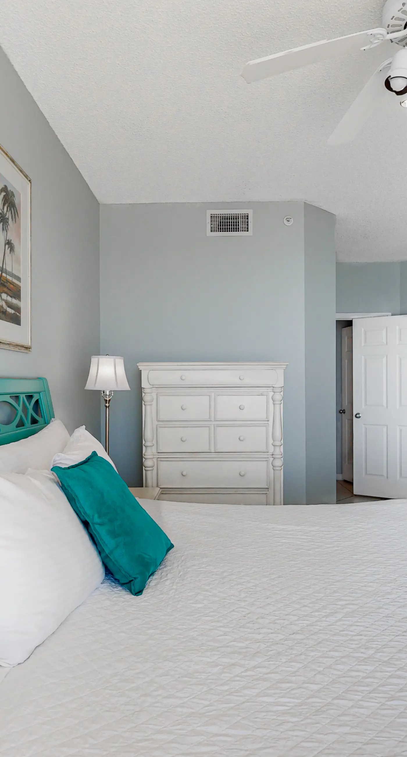 5th Floor Bright gulf view condo, Steps to the beach, Near Everything