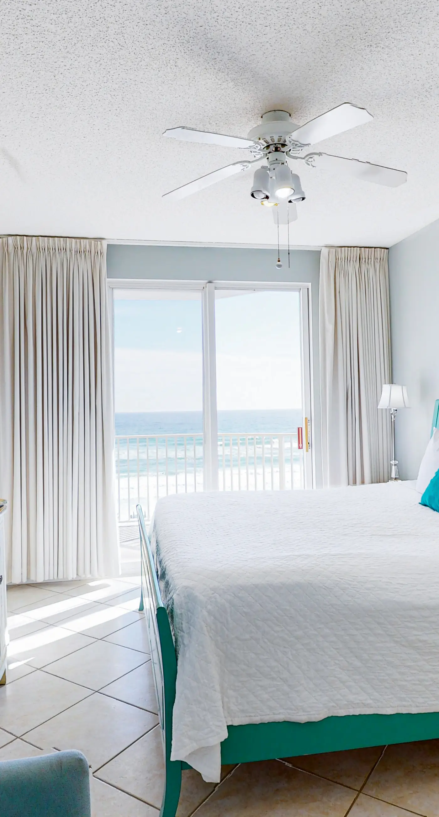 5th Floor Bright gulf view condo, Steps to the beach, Near Everything