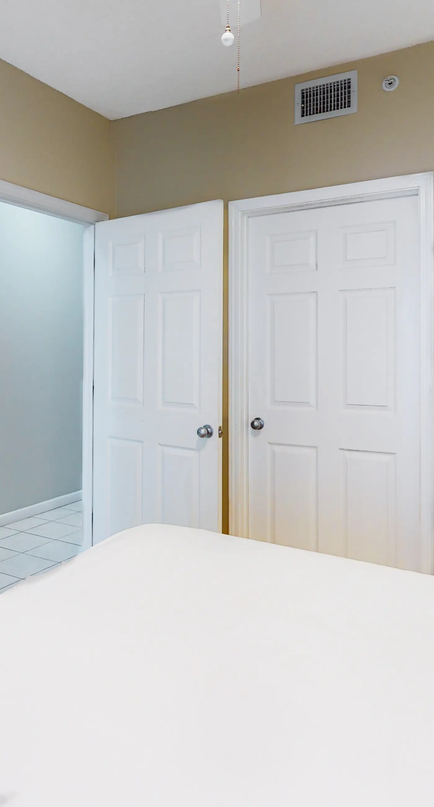 5th Floor Bright gulf view condo, Steps to the beach, Near Everything