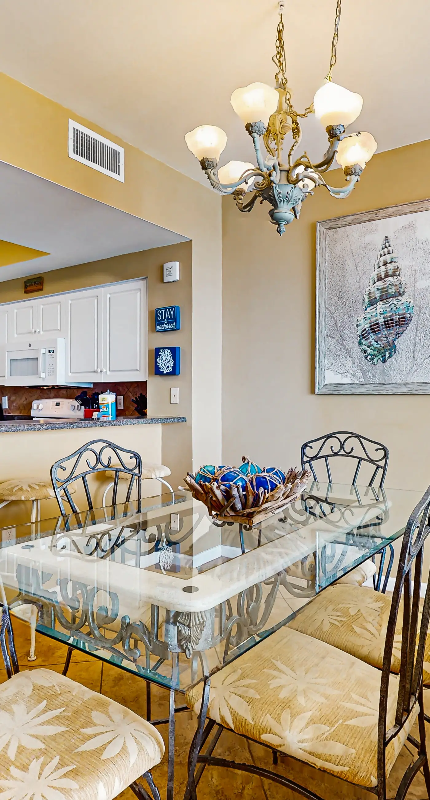 Large, beachfront condo w/ a furnished balcony, shared pools, hot tub, & tennis