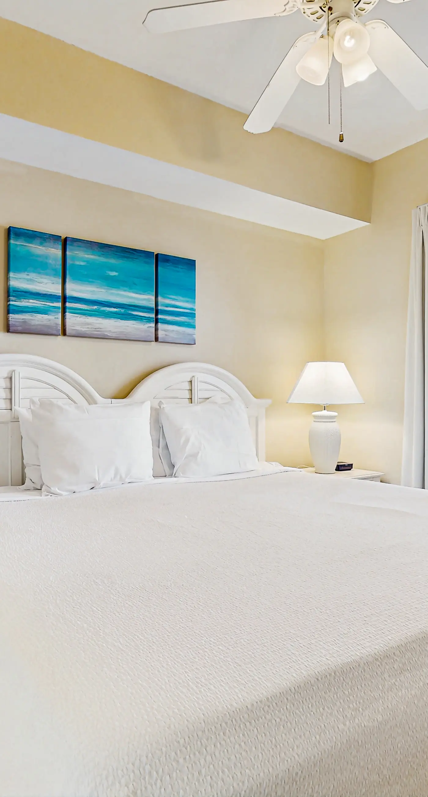 Large, beachfront condo w/ a furnished balcony, shared pools, hot tub, & tennis