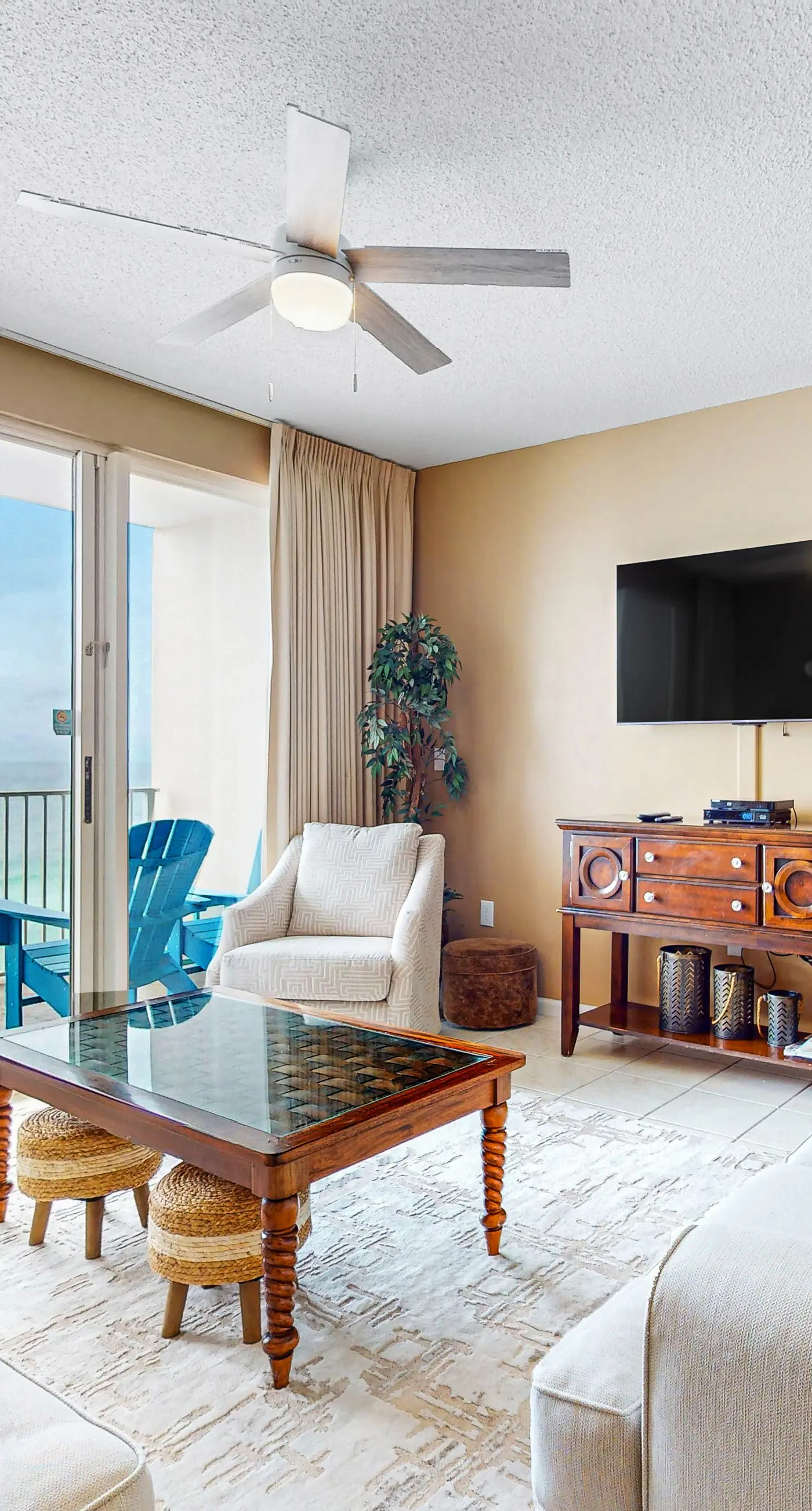 Oceanfront Condo with Views, Easy Beach Access, Shared Pool and Hot Tub, Tennis