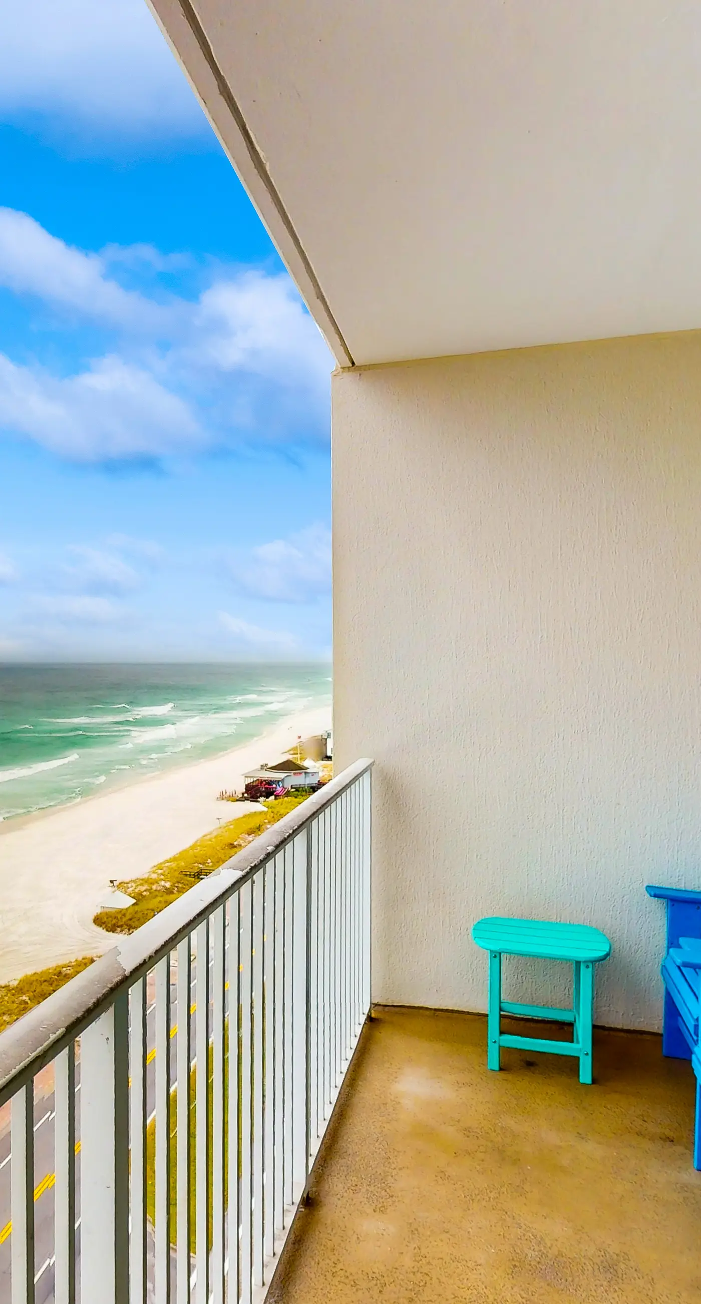 Oceanfront Condo with Views, Easy Beach Access, Shared Pool and Hot Tub, Tennis