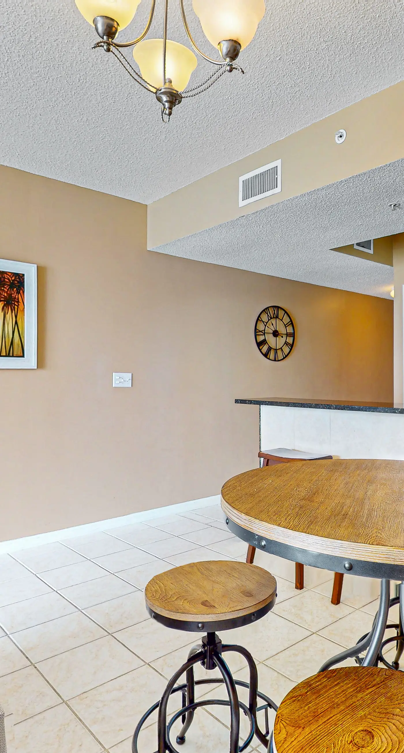 Oceanfront Condo with Views, Easy Beach Access, Shared Pool and Hot Tub, Tennis