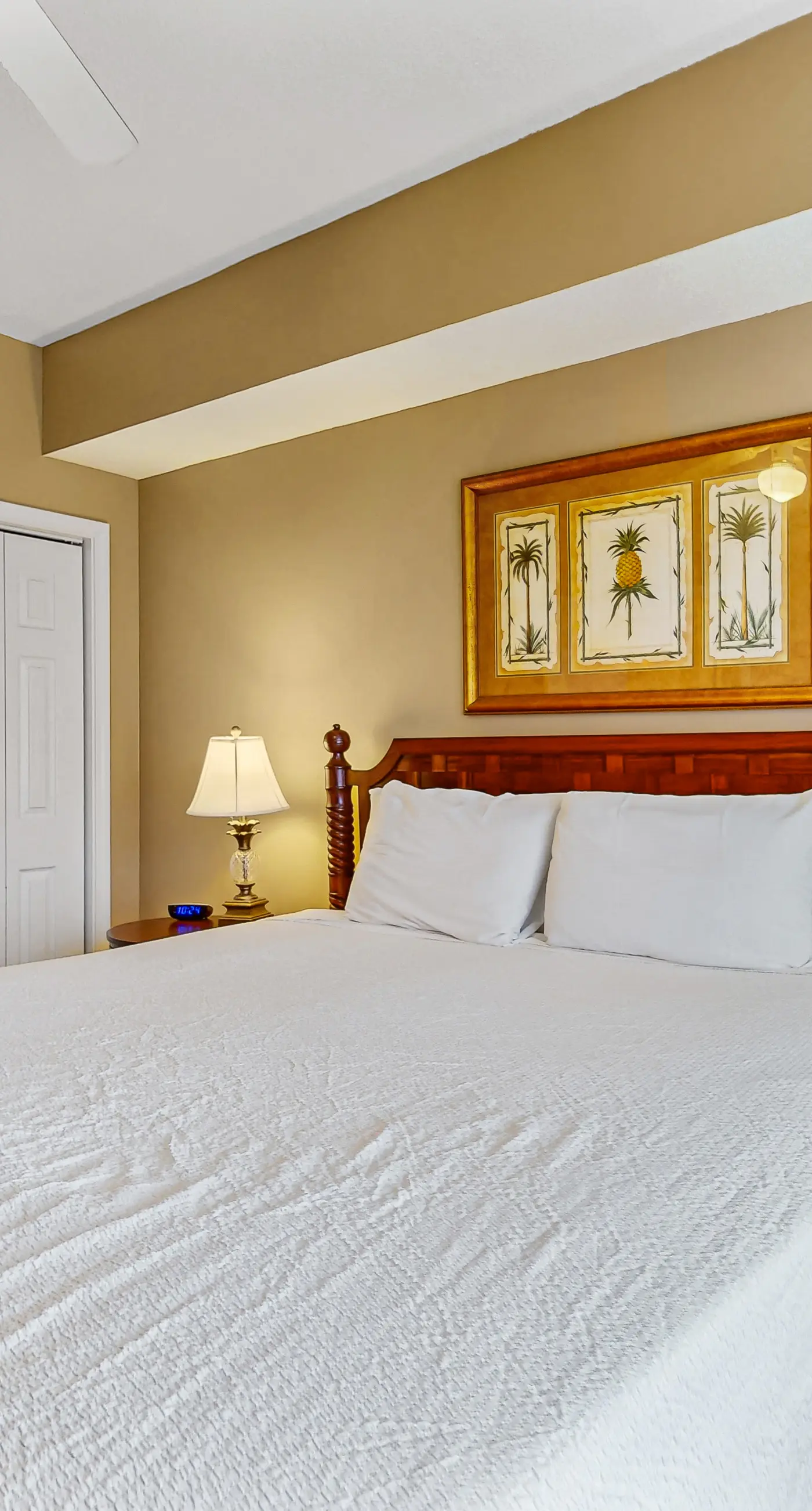 Oceanfront Condo with Views, Easy Beach Access, Shared Pool and Hot Tub, Tennis