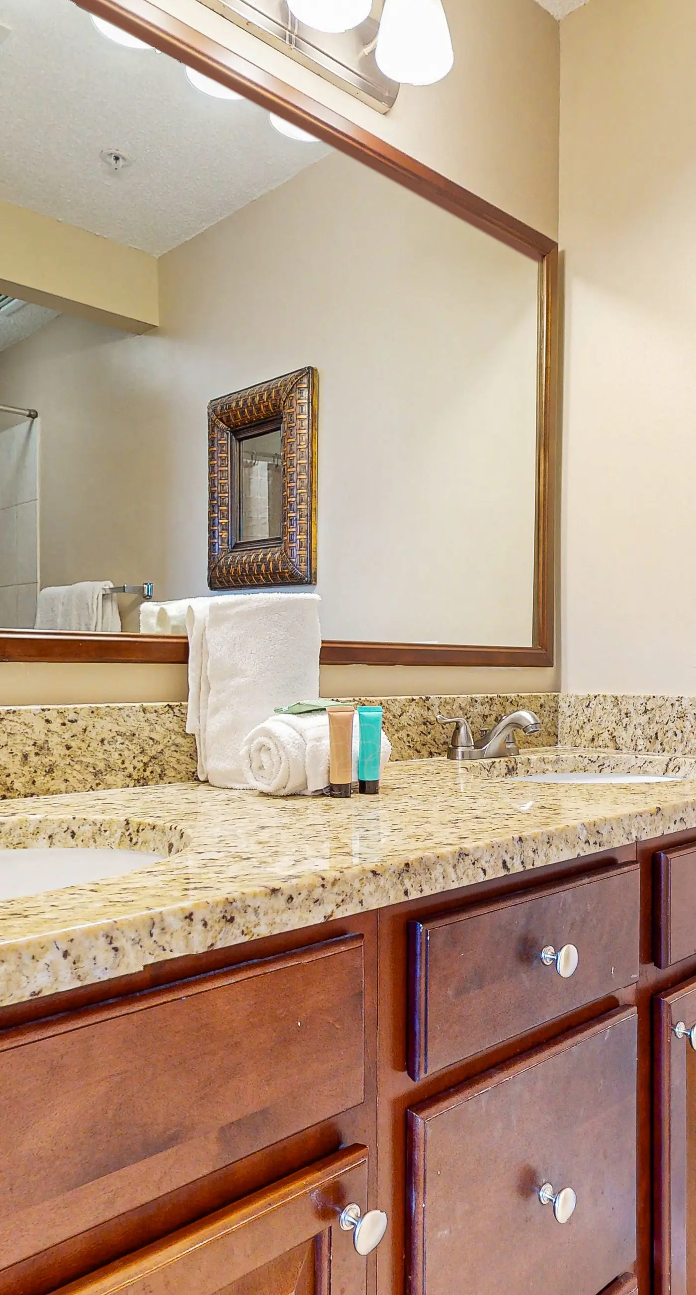 Oceanfront Condo with Views, Easy Beach Access, Shared Pool and Hot Tub, Tennis