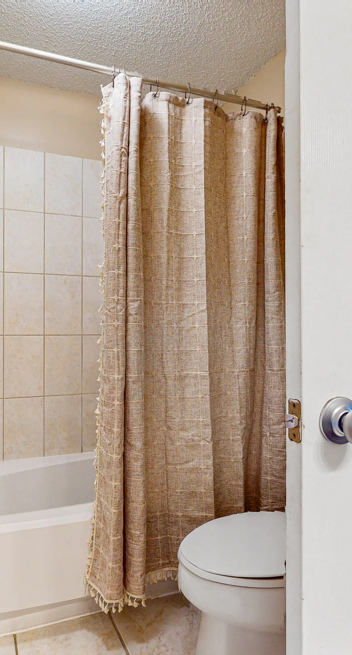 Oceanfront Condo with Views, Easy Beach Access, Shared Pool and Hot Tub, Tennis