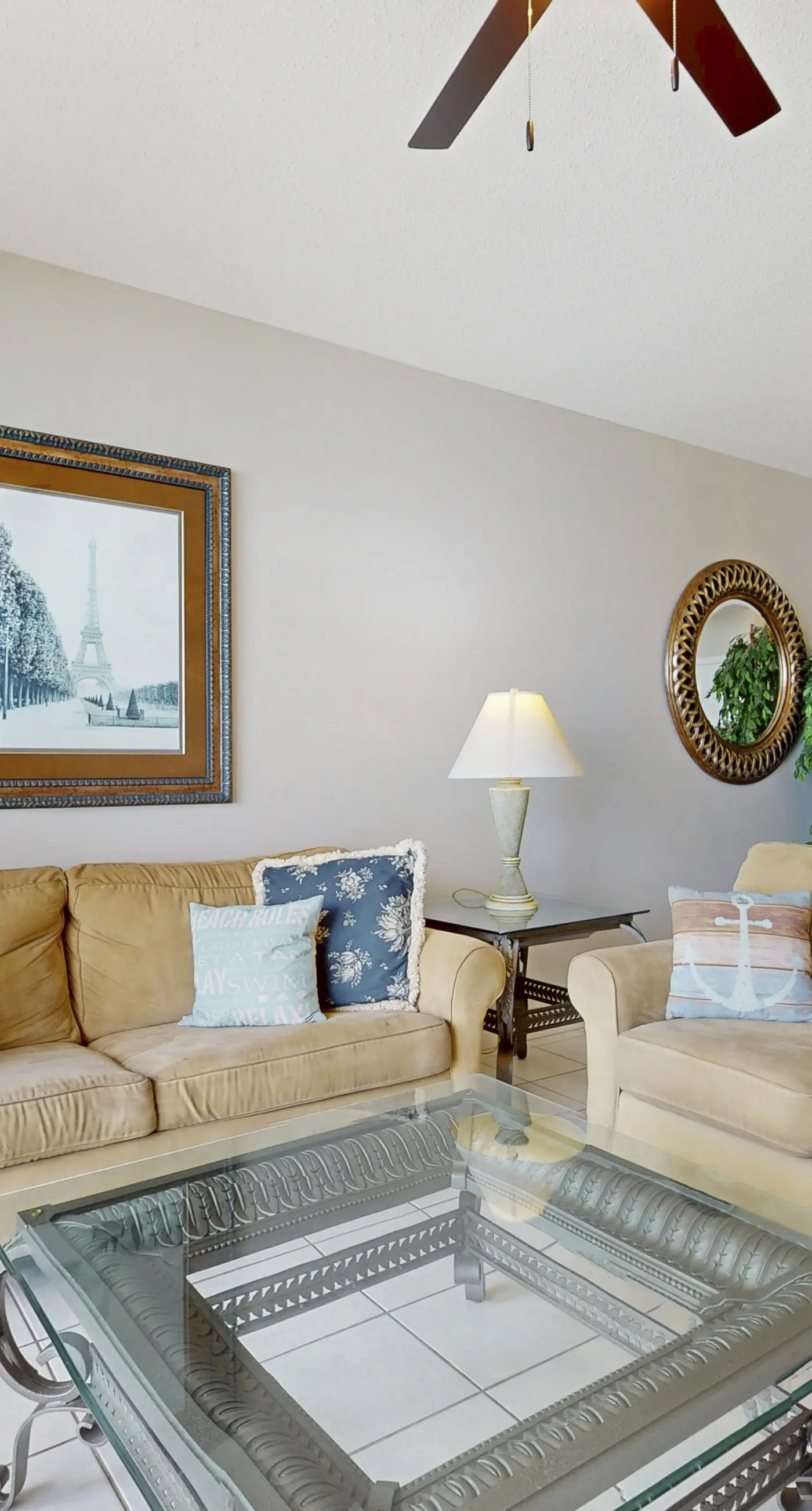 Modern, spacious unit, steps to the gulf, Close to entertainment