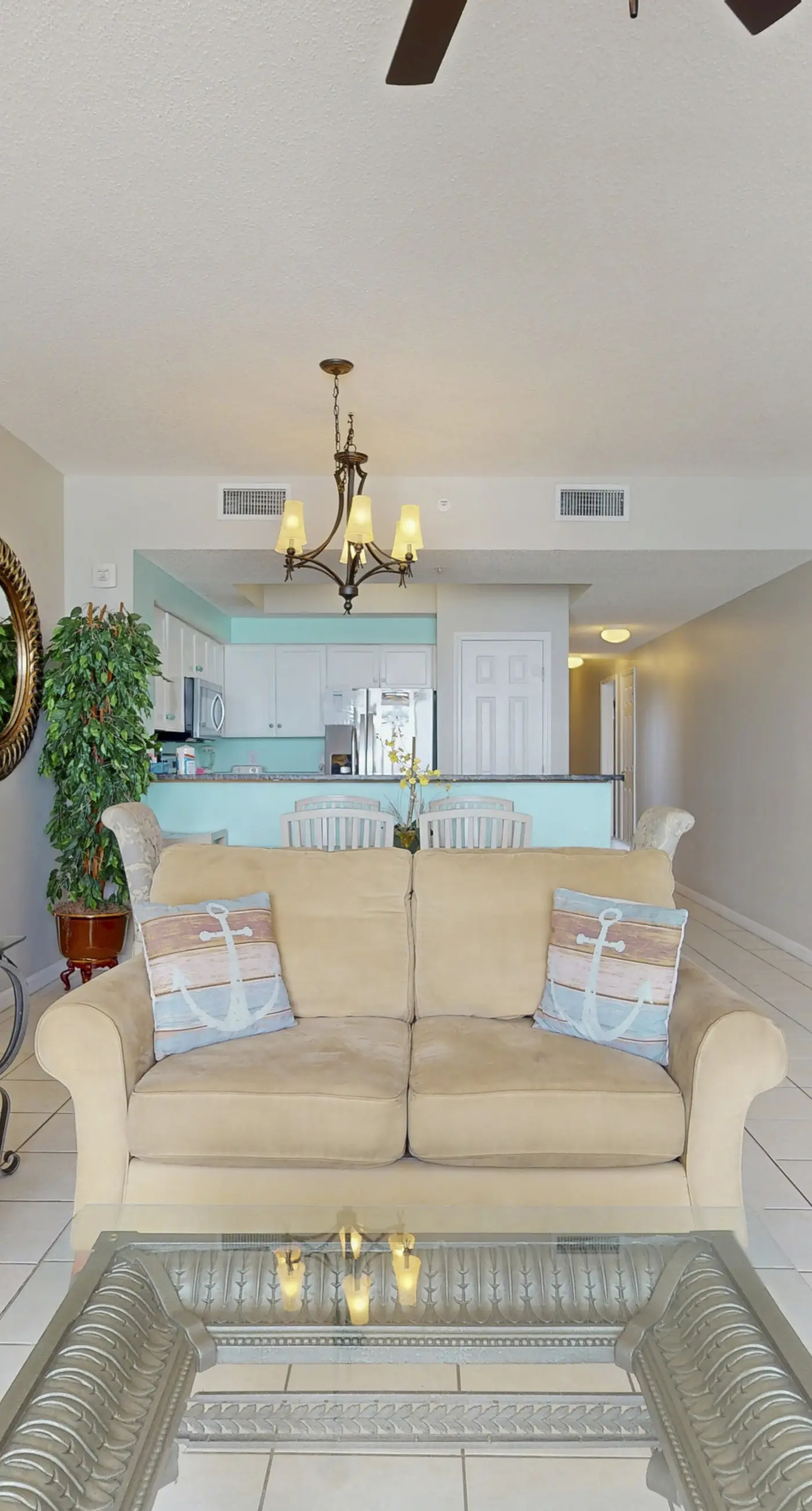 Modern, spacious unit, steps to the gulf, Close to entertainment