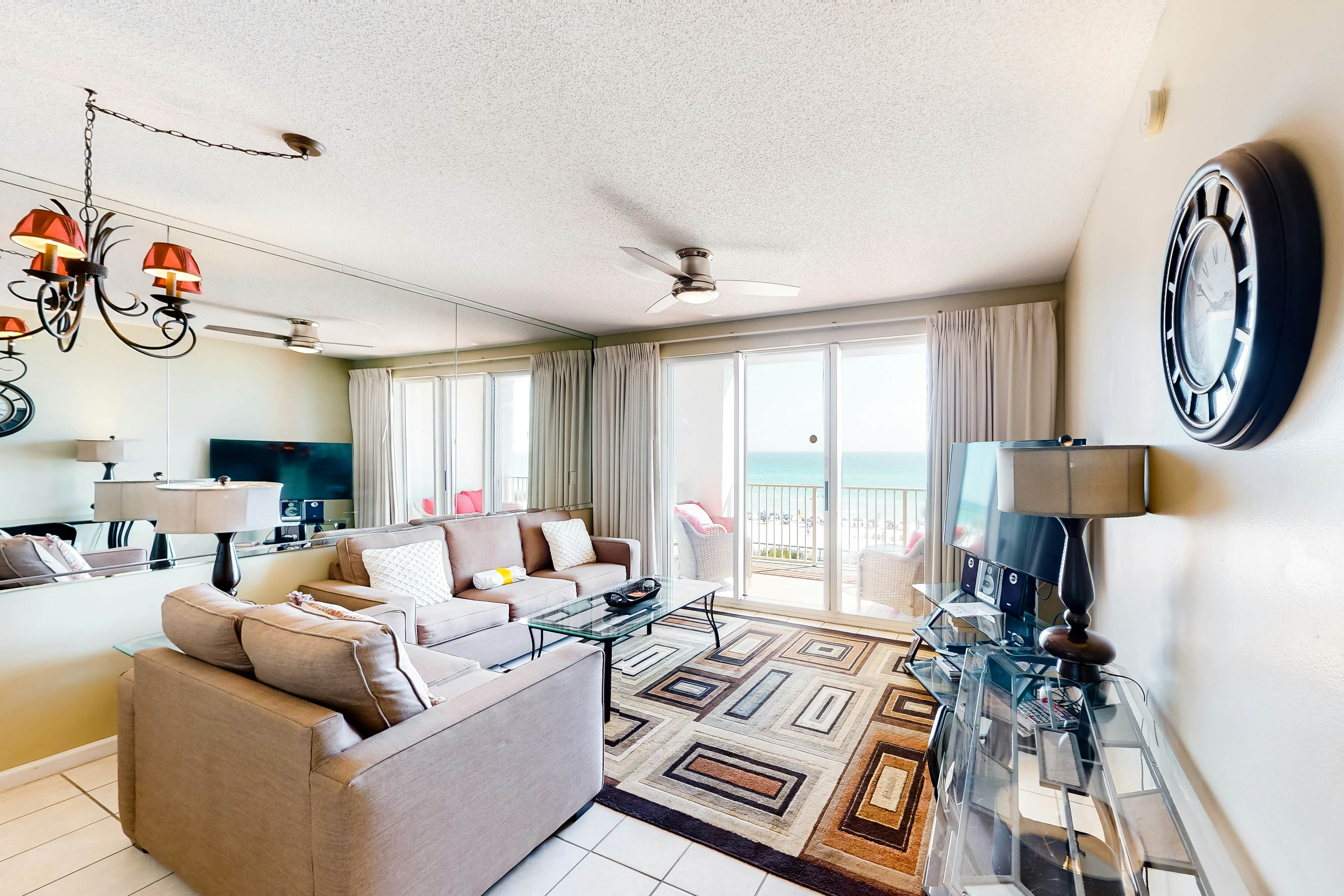 Beachfront 3rd-floor condo with pools, hot tubs, tennis, balcony, ocean views