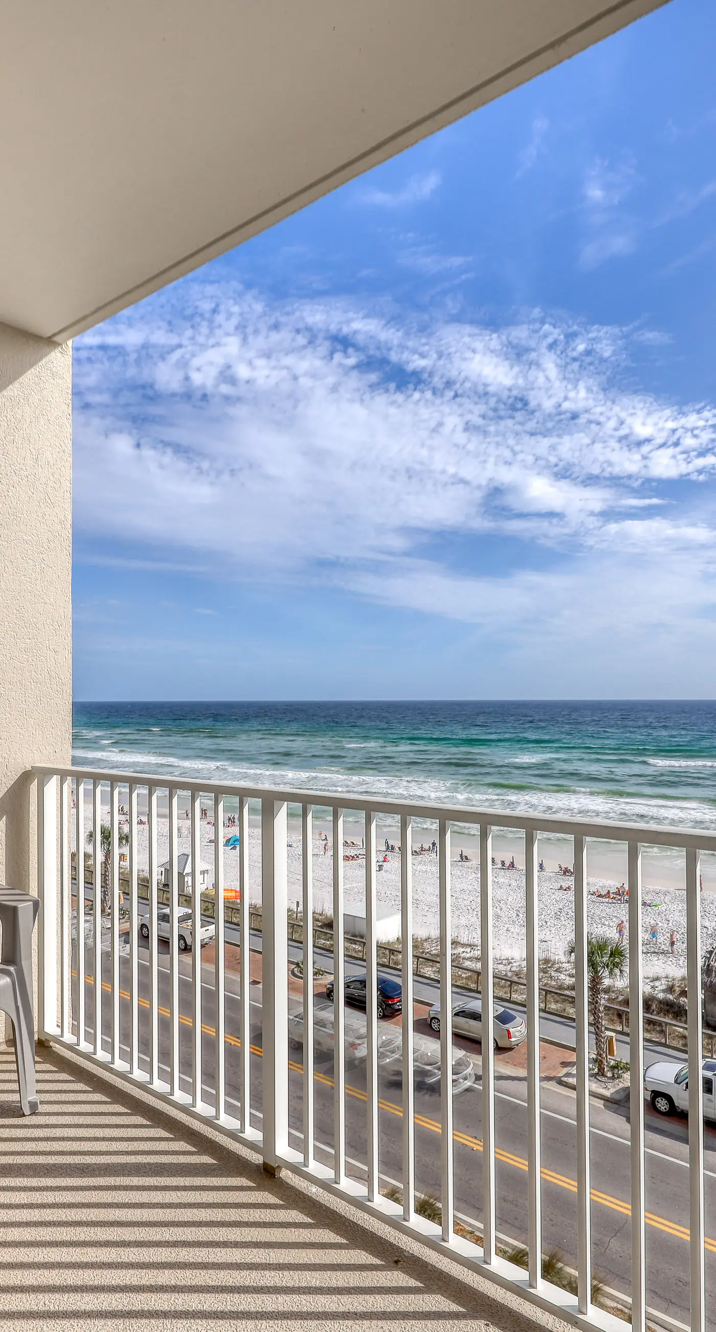 Open, airy condo, Indoor/outdoor pool & hot tub, Close to dining