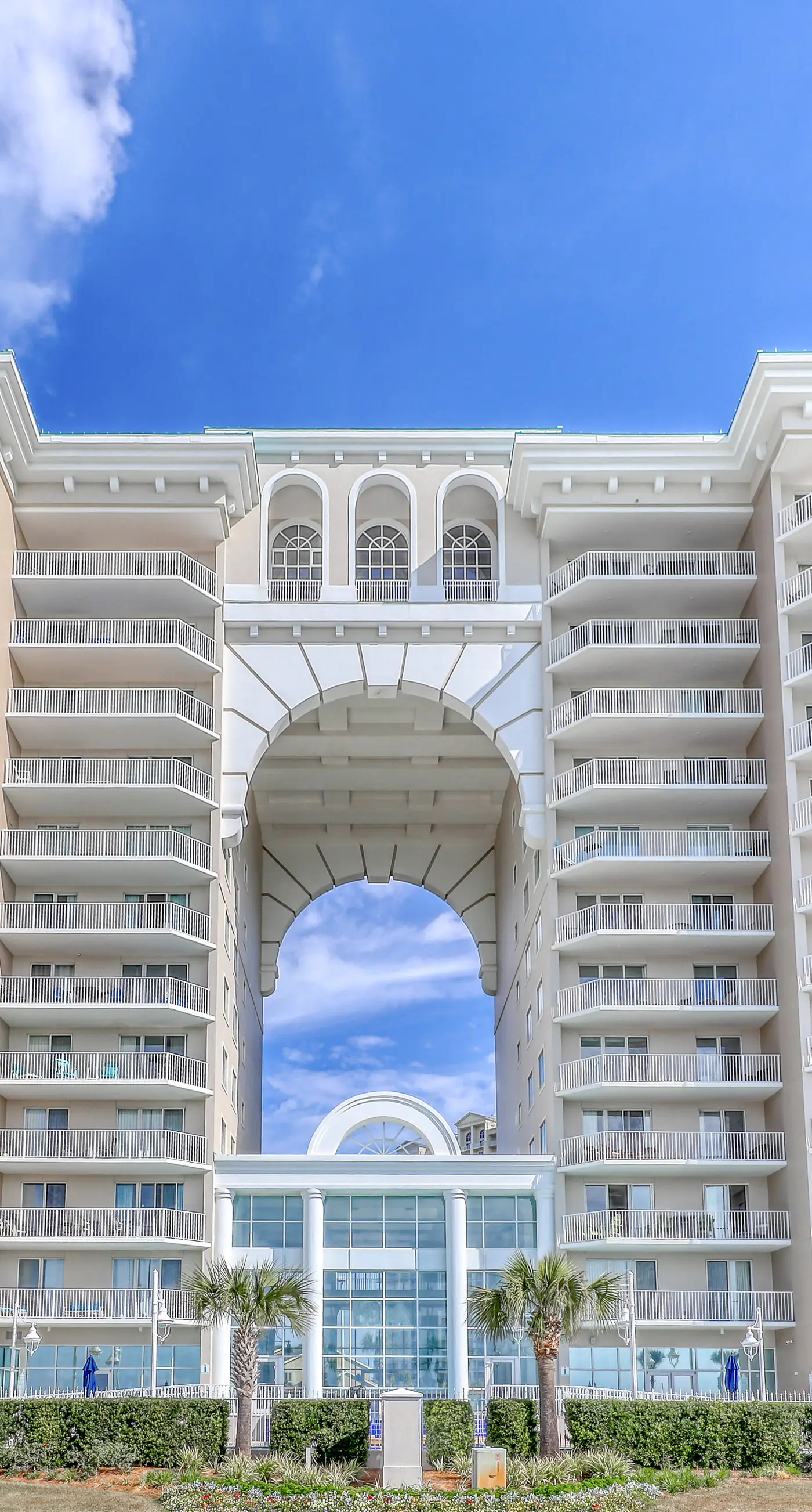 Open, airy condo, Indoor/outdoor pool & hot tub, Close to dining