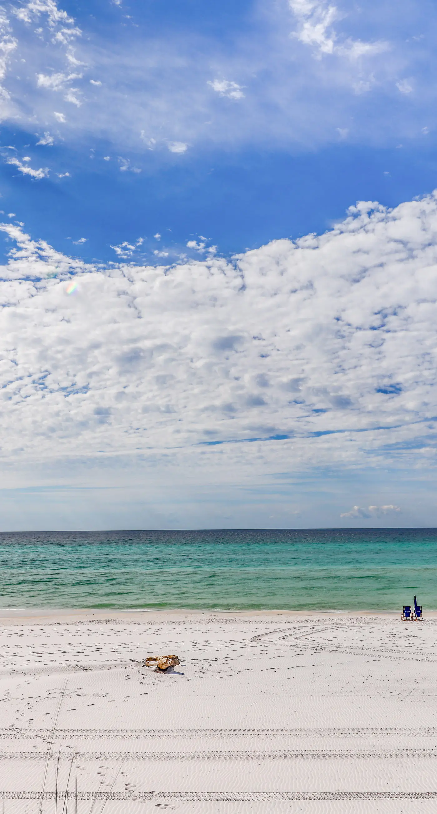 Open, airy condo, Indoor/outdoor pool & hot tub, Close to dining