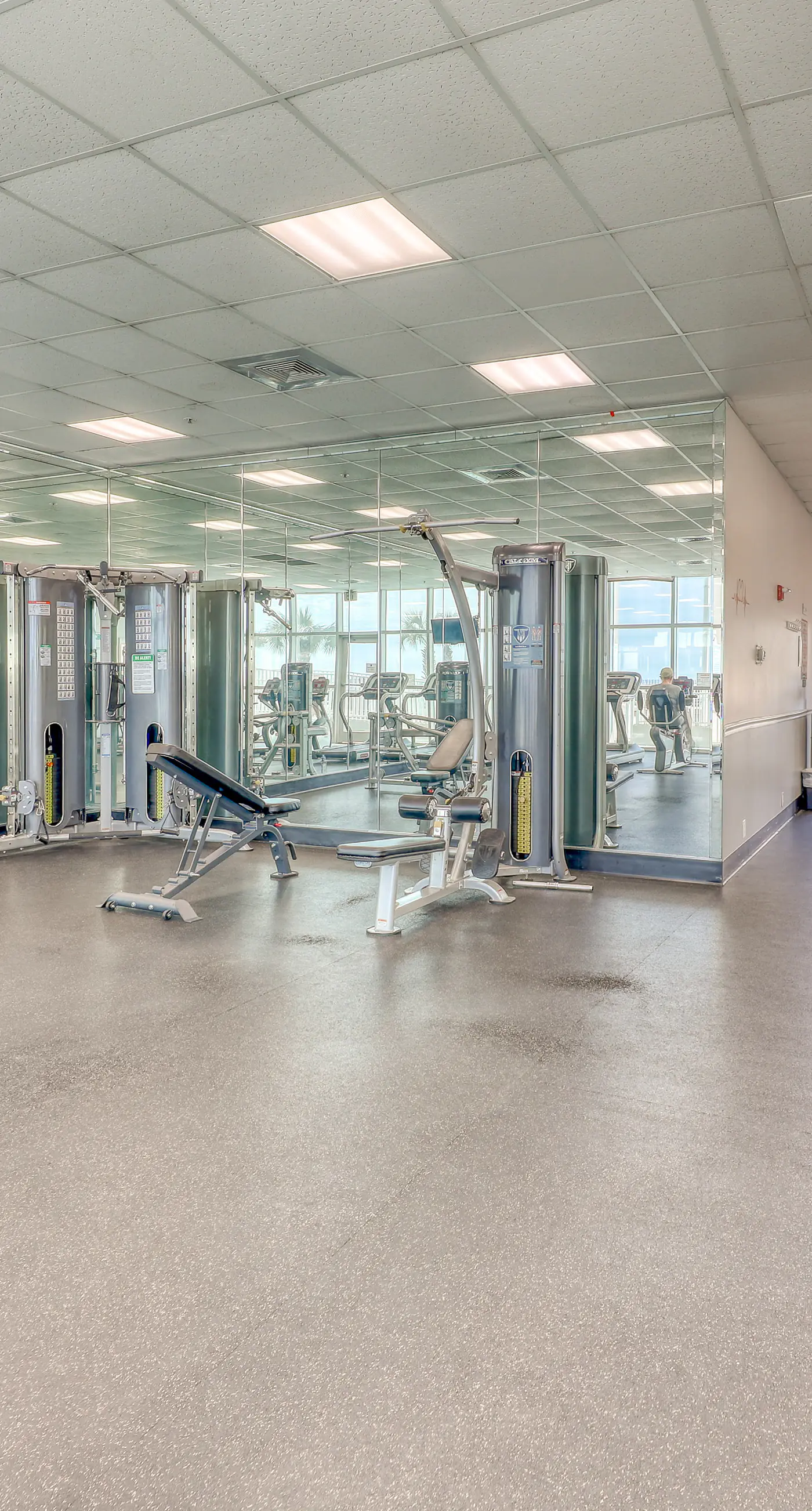 Open, airy condo, Indoor/outdoor pool & hot tub, Close to dining