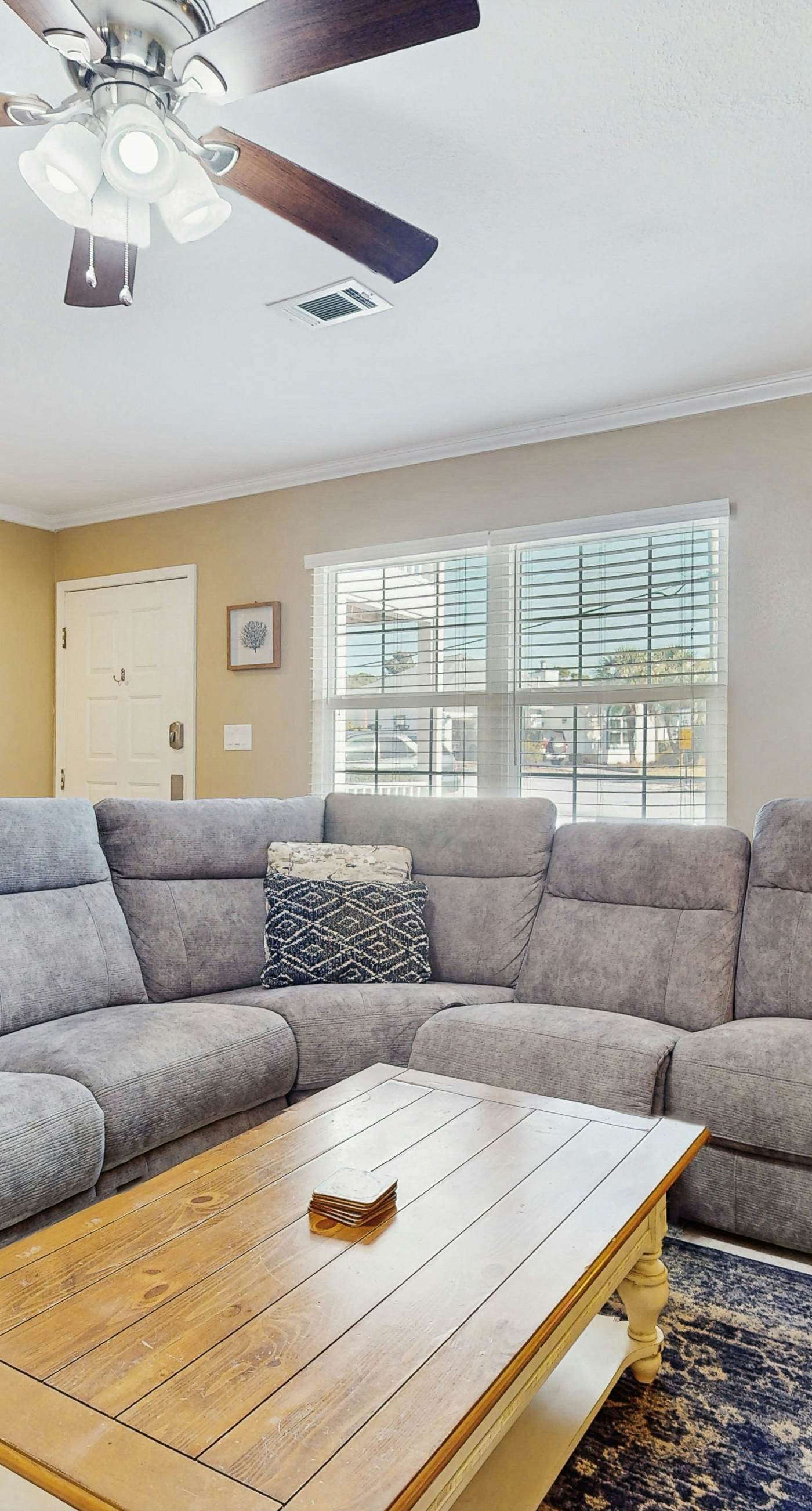 Comfy townhome with pool, patio, WiFi, & W/D - walkable location to the beach