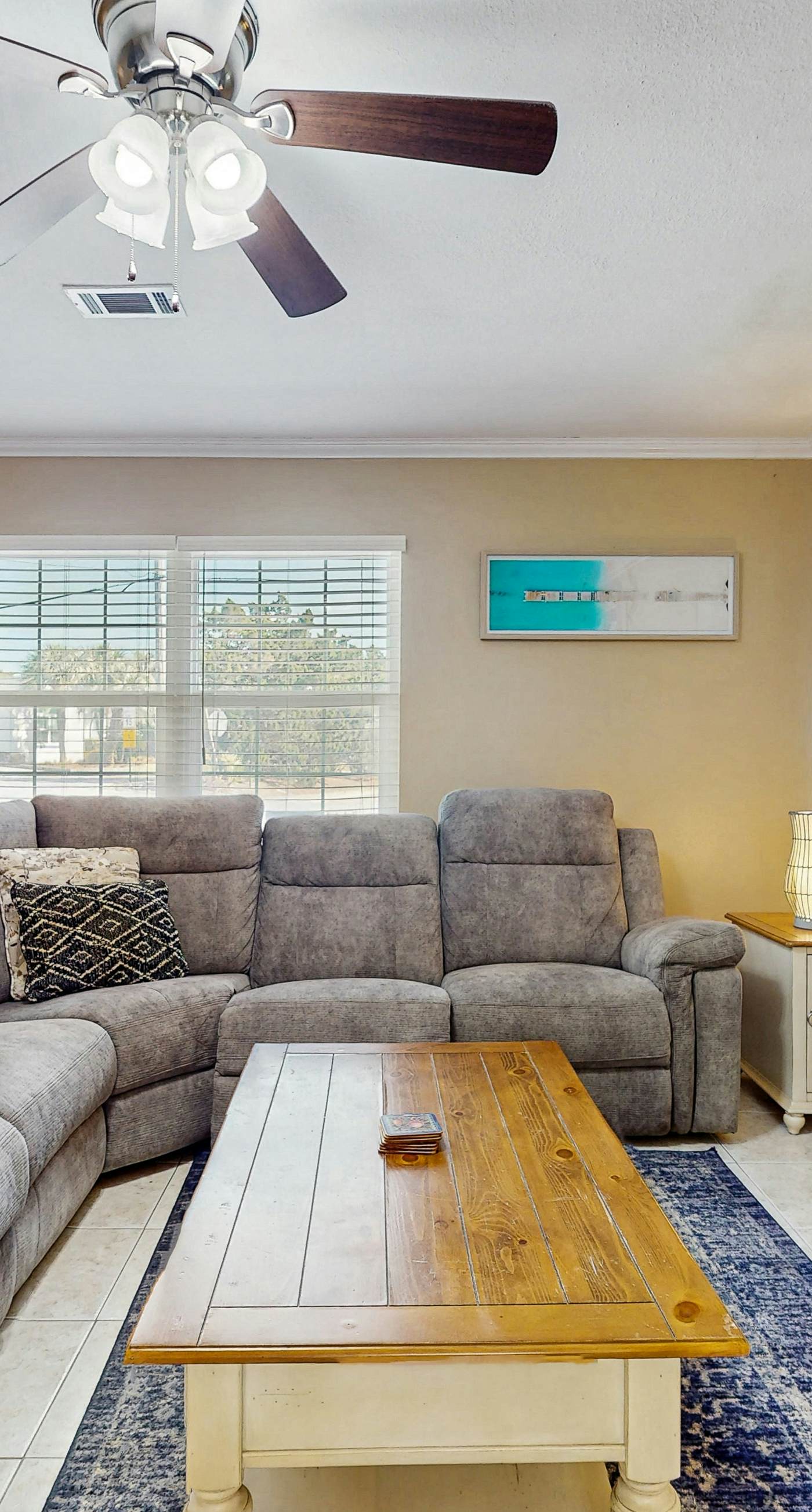 Comfy townhome with pool, patio, WiFi, & W/D - walkable location to the beach