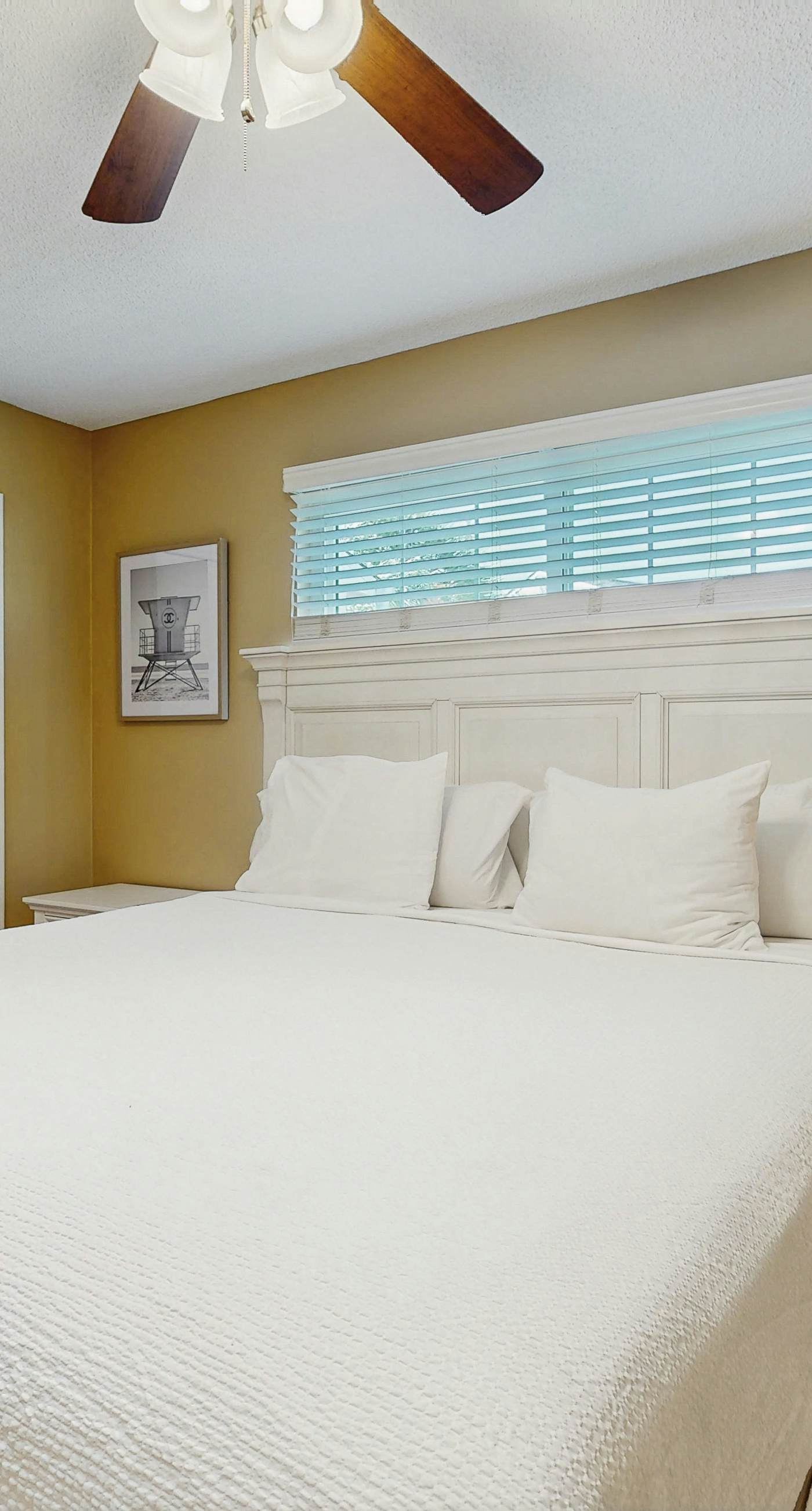 Comfy townhome with pool, patio, WiFi, & W/D - walkable location to the beach