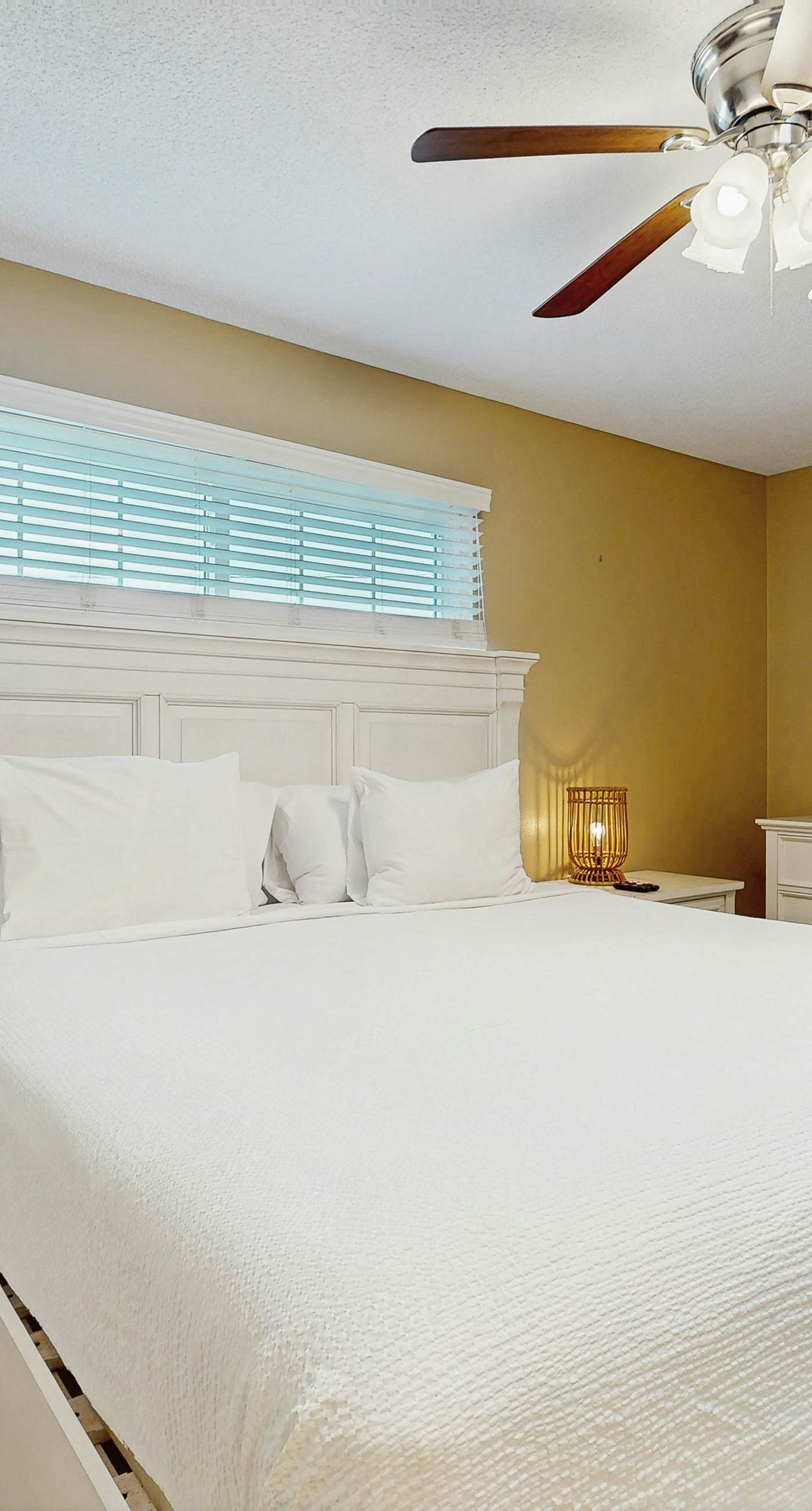 Comfy townhome with pool, patio, WiFi, & W/D - walkable location to the beach