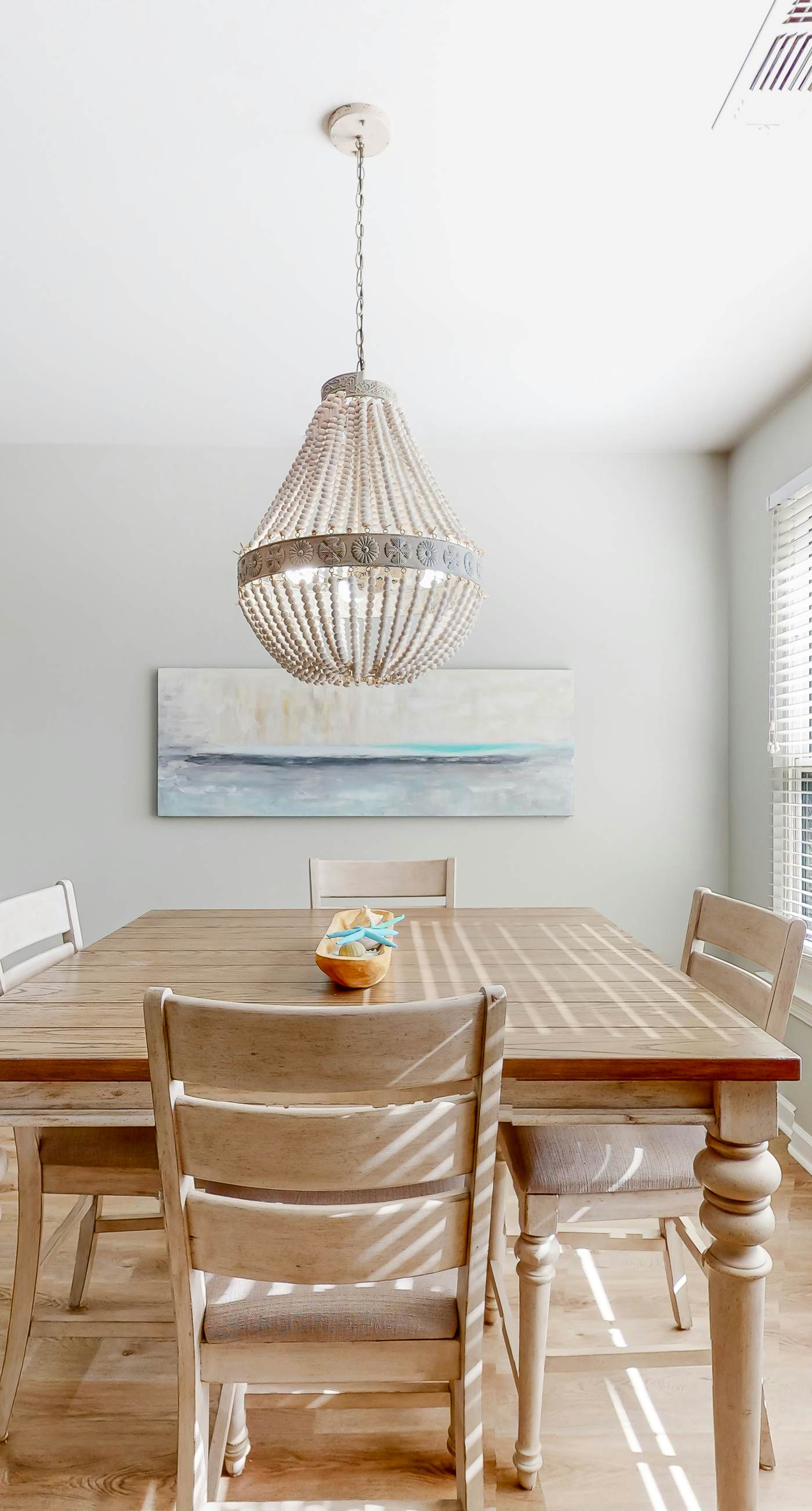 Delightful lakefront getaway with pools, golf on-site, tennis & golf cart