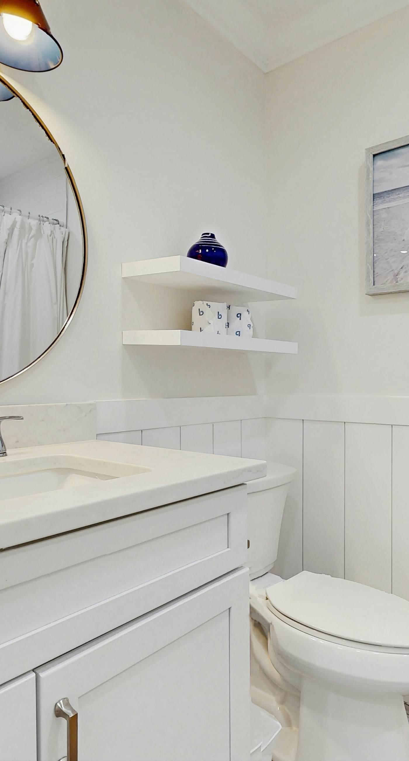 Gorgeous waterfront dog-friendly Villa with patio, deck, golf cart & shared pool