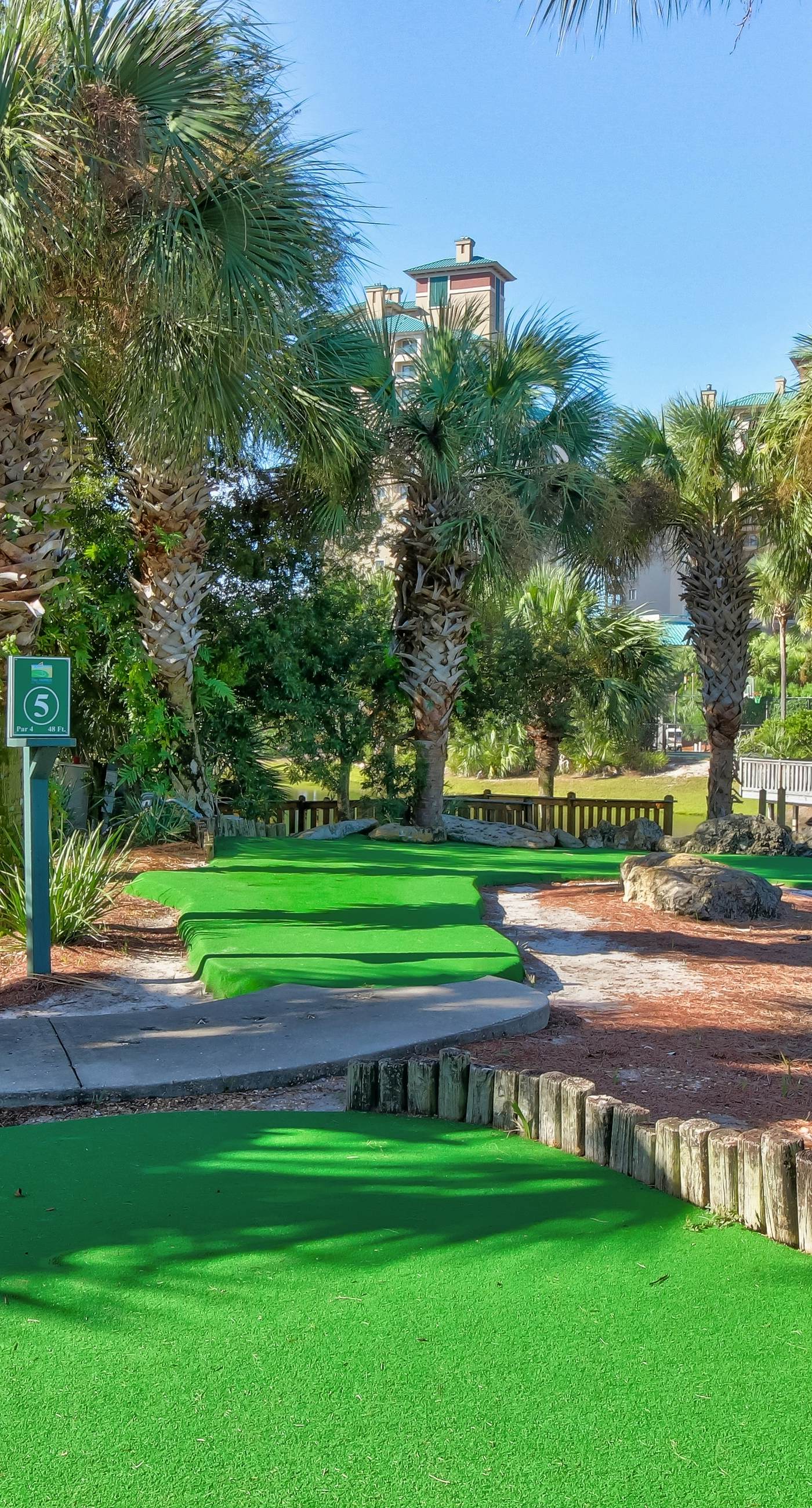 Gorgeous waterfront dog-friendly Villa with patio, deck, golf cart & shared pool