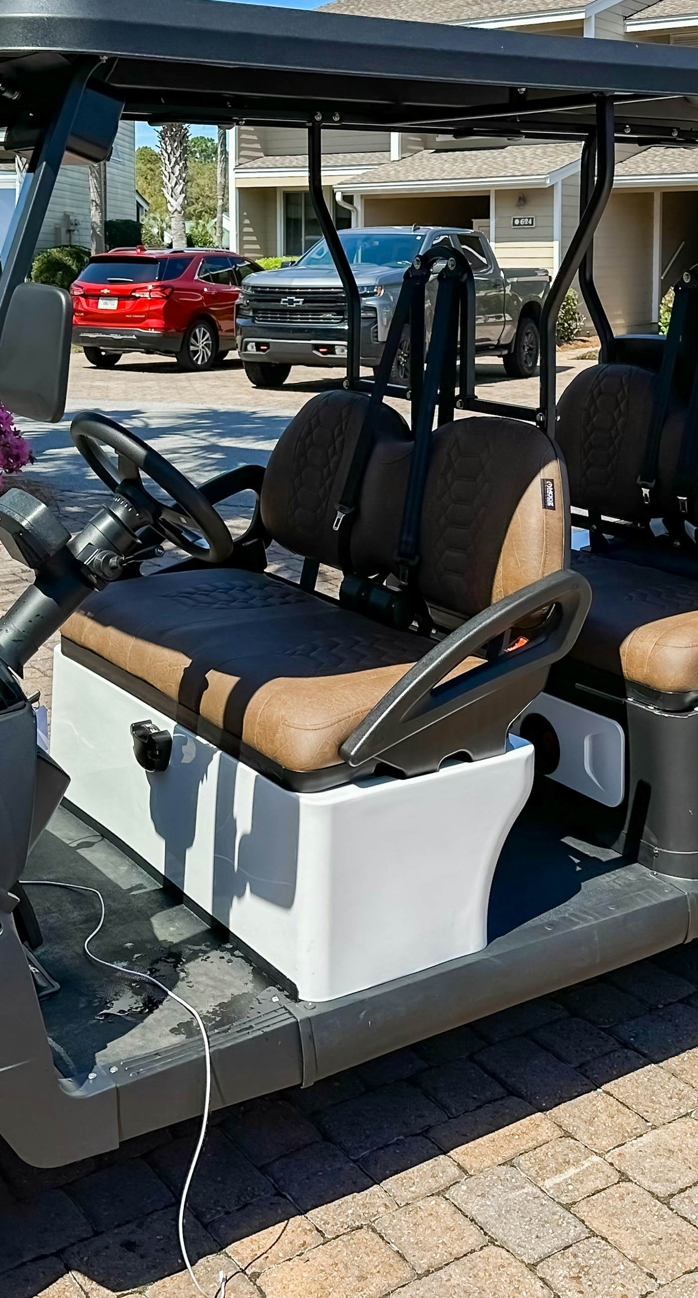 Gorgeous waterfront dog-friendly Villa with patio, deck, golf cart & shared pool