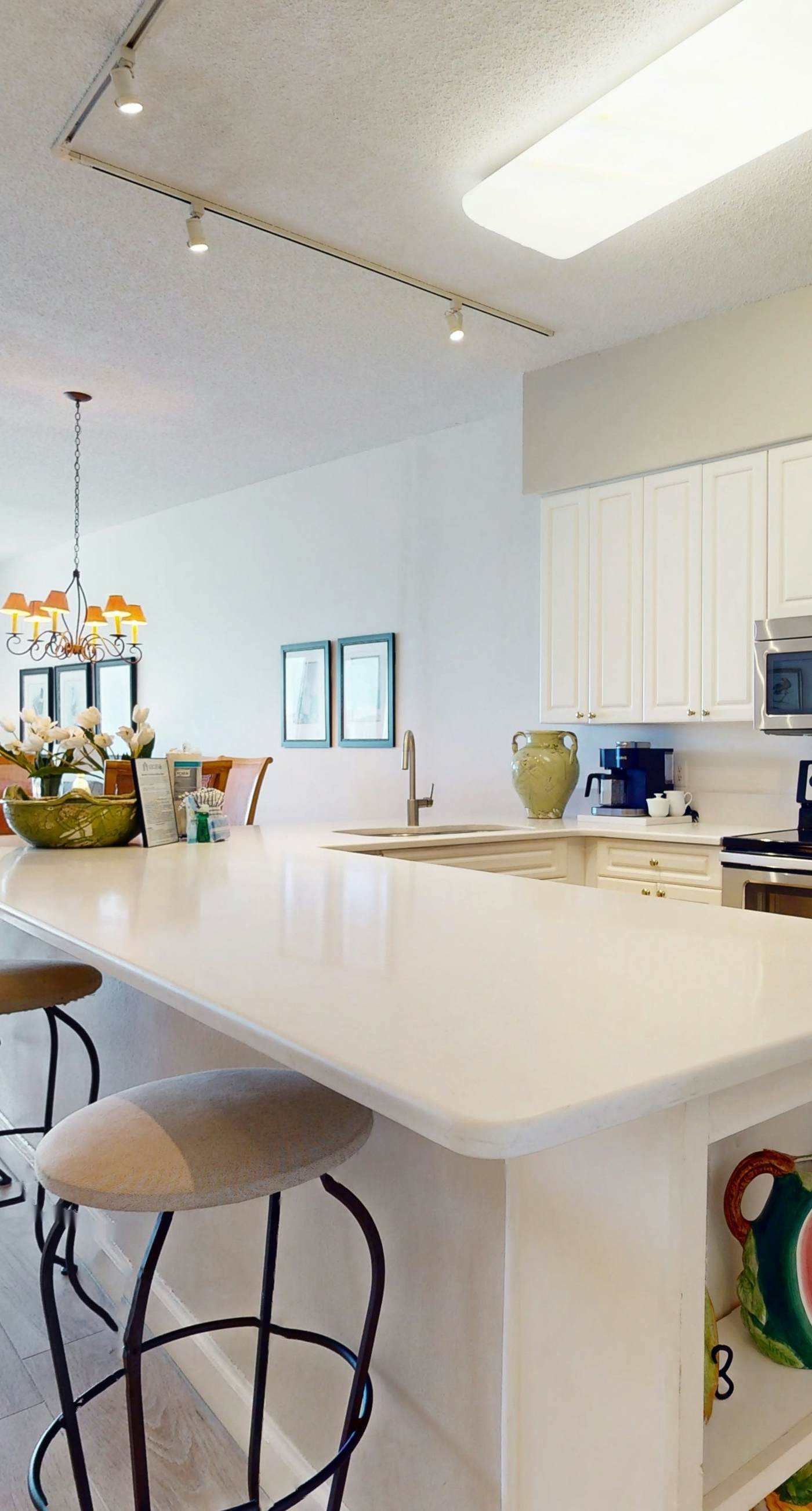 4th Floor Condo with Gulf View Fitness Center, Pools, Beach Access