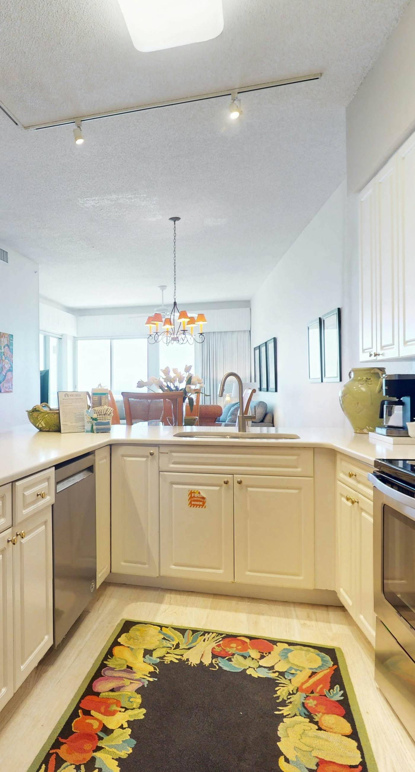 4th Floor Condo with Gulf View Fitness Center, Pools, Beach Access