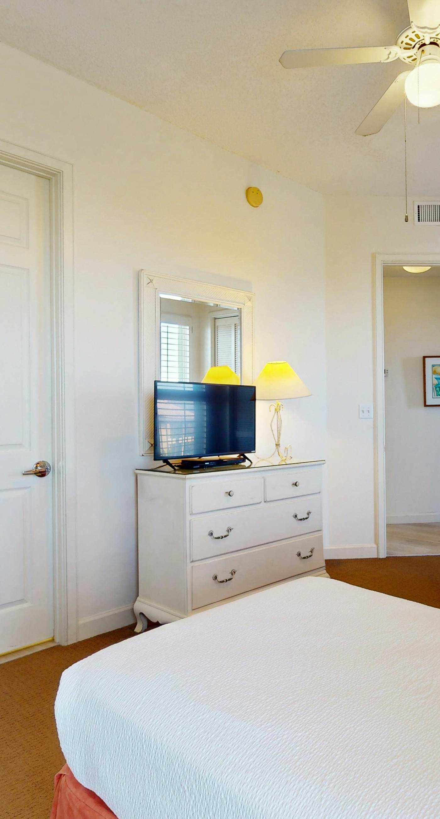 4th Floor Condo with Gulf View Fitness Center, Pools, Beach Access