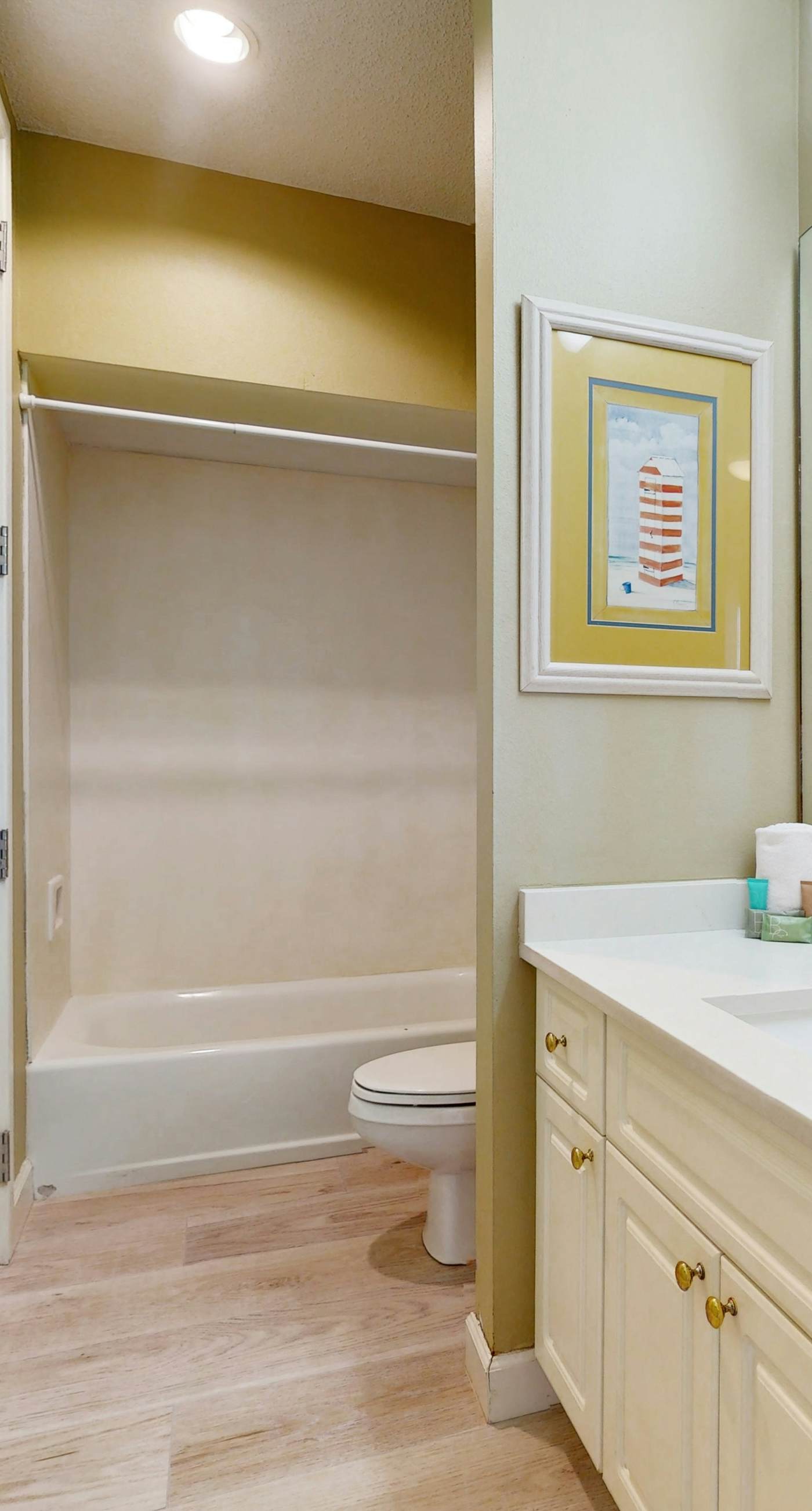 4th Floor Condo with Gulf View Fitness Center, Pools, Beach Access