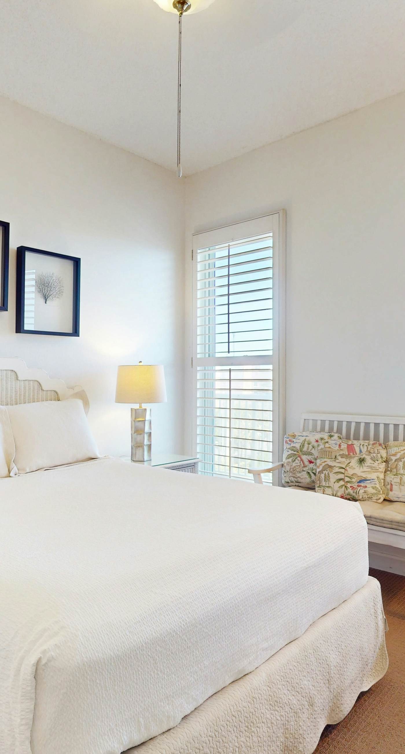 4th Floor Condo with Gulf View Fitness Center, Pools, Beach Access