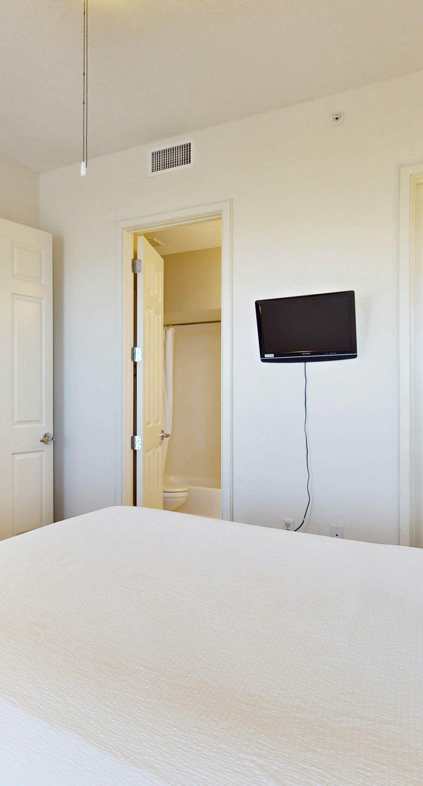 4th Floor Condo with Gulf View Fitness Center, Pools, Beach Access