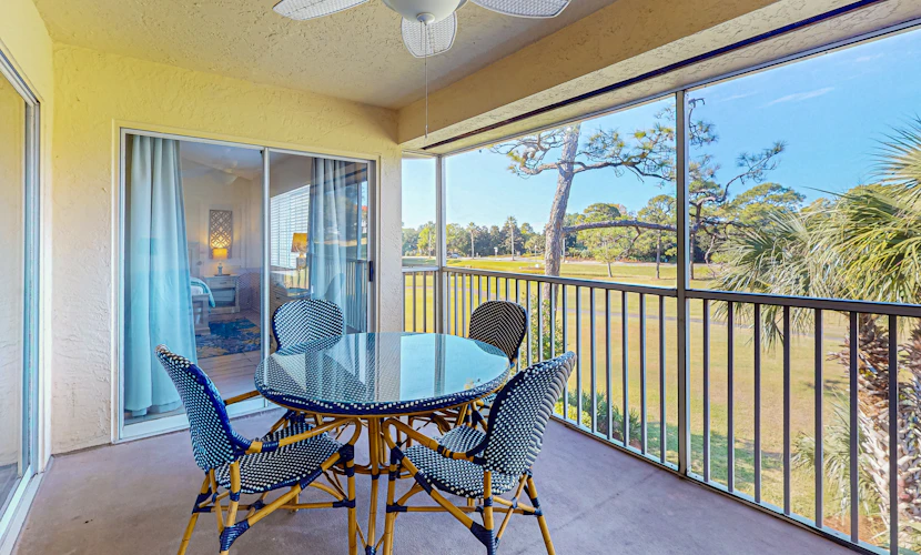 Pet-friendly condo w/golf cart & shared outdoor pool - close to beach