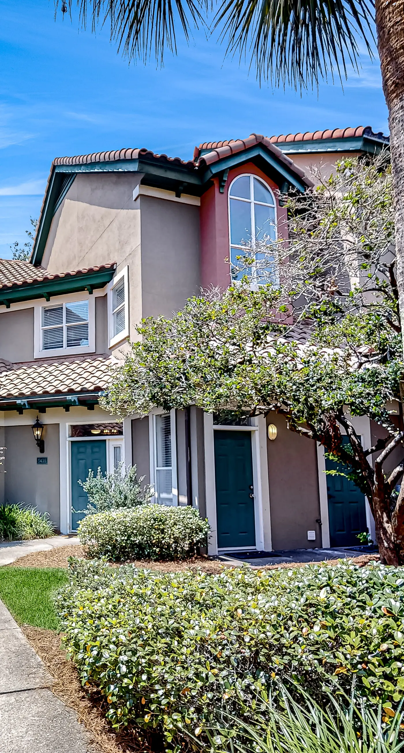 Enchanting home with pool, tennis, golf and washer/dryer