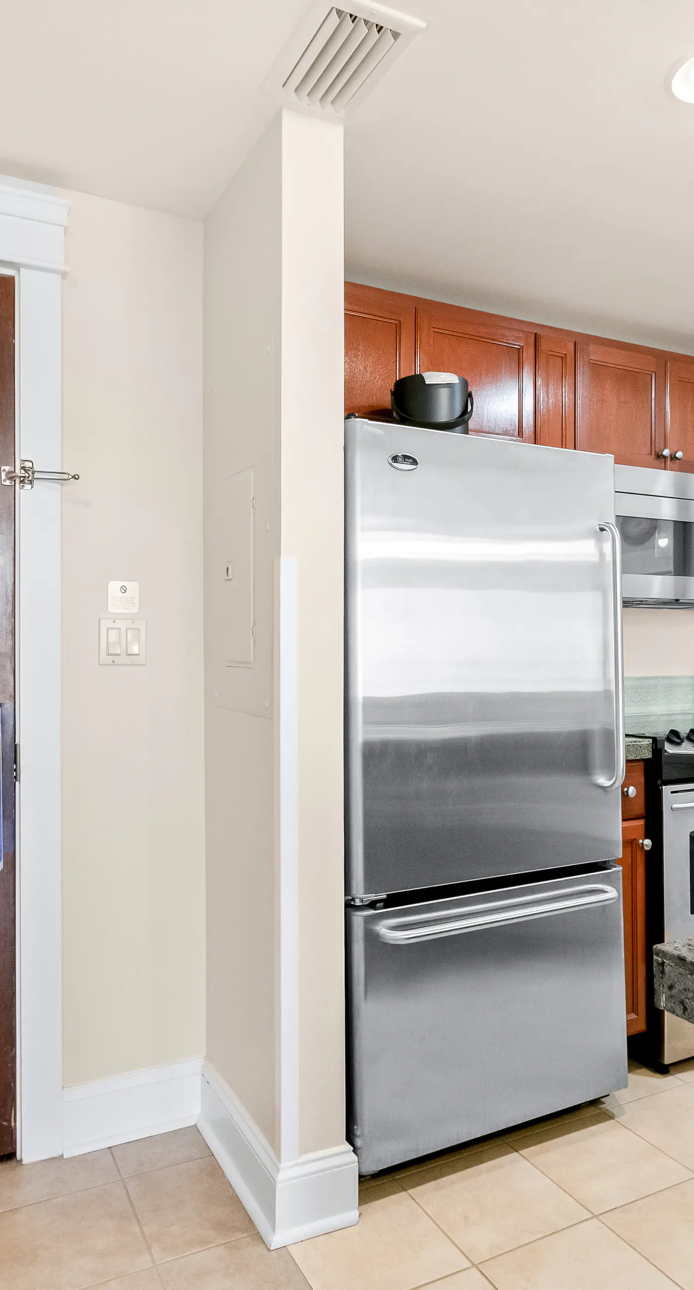 Chic eighth-floor condo with pool, hot tub, sauna & private W/D