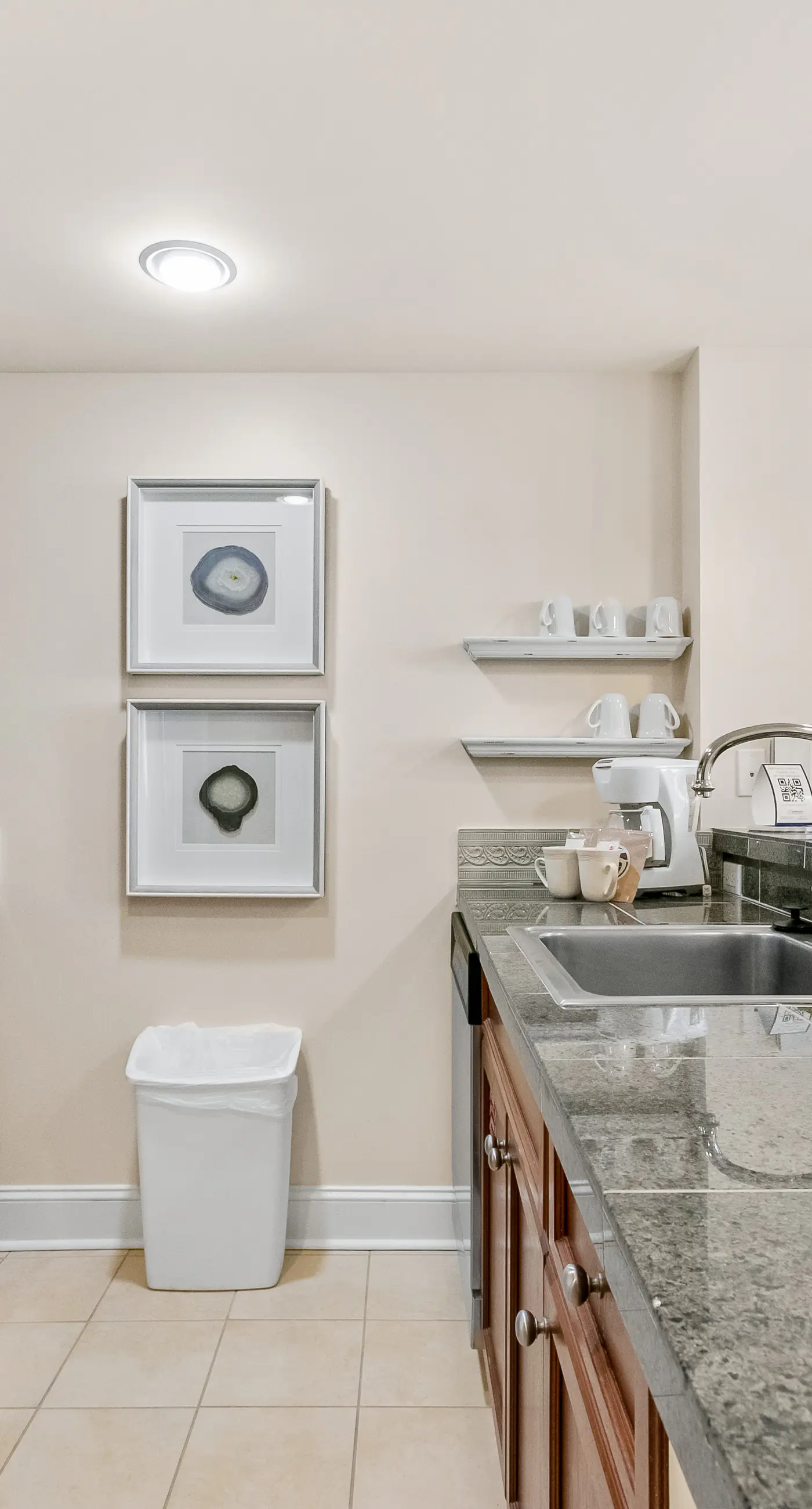 Chic eighth-floor condo with pool, hot tub, sauna & private W/D