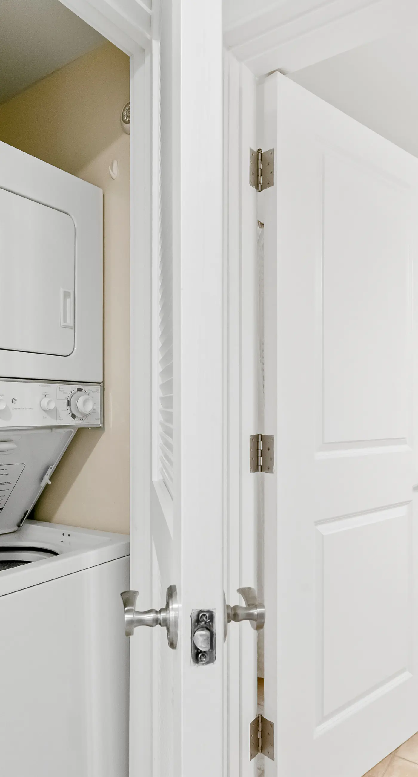 Chic eighth-floor condo with pool, hot tub, sauna & private W/D