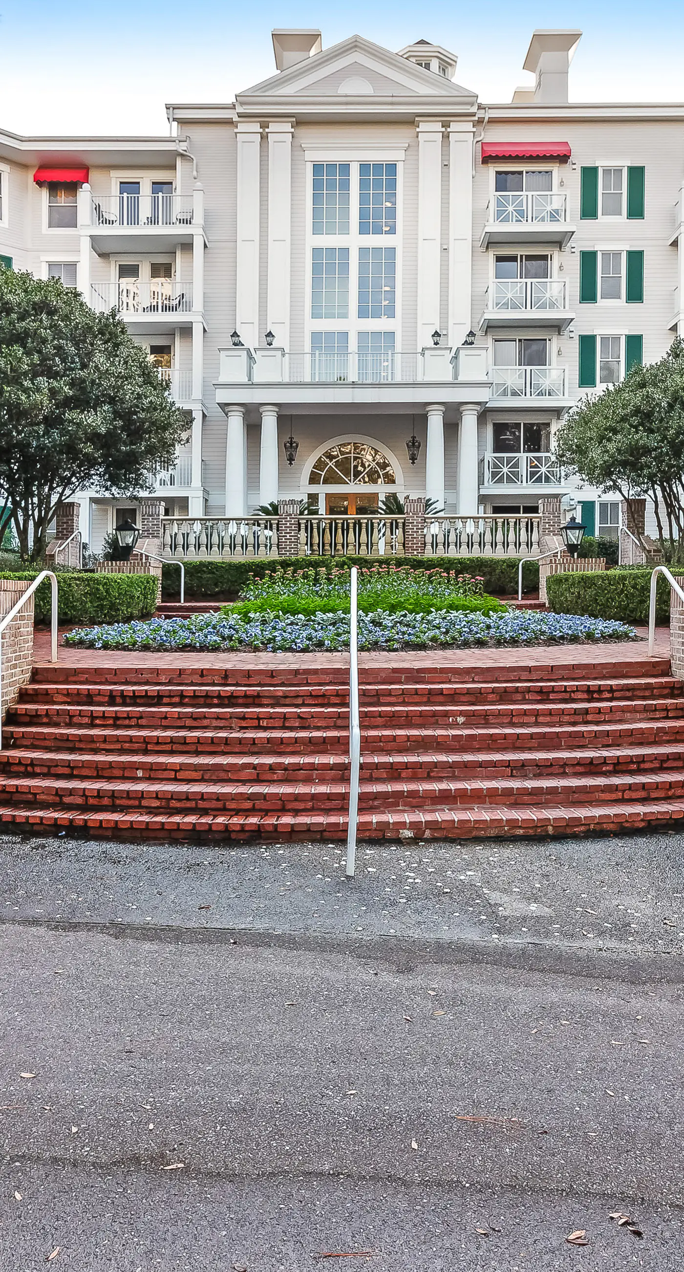 Chic eighth-floor condo with pool, hot tub, sauna & private W/D