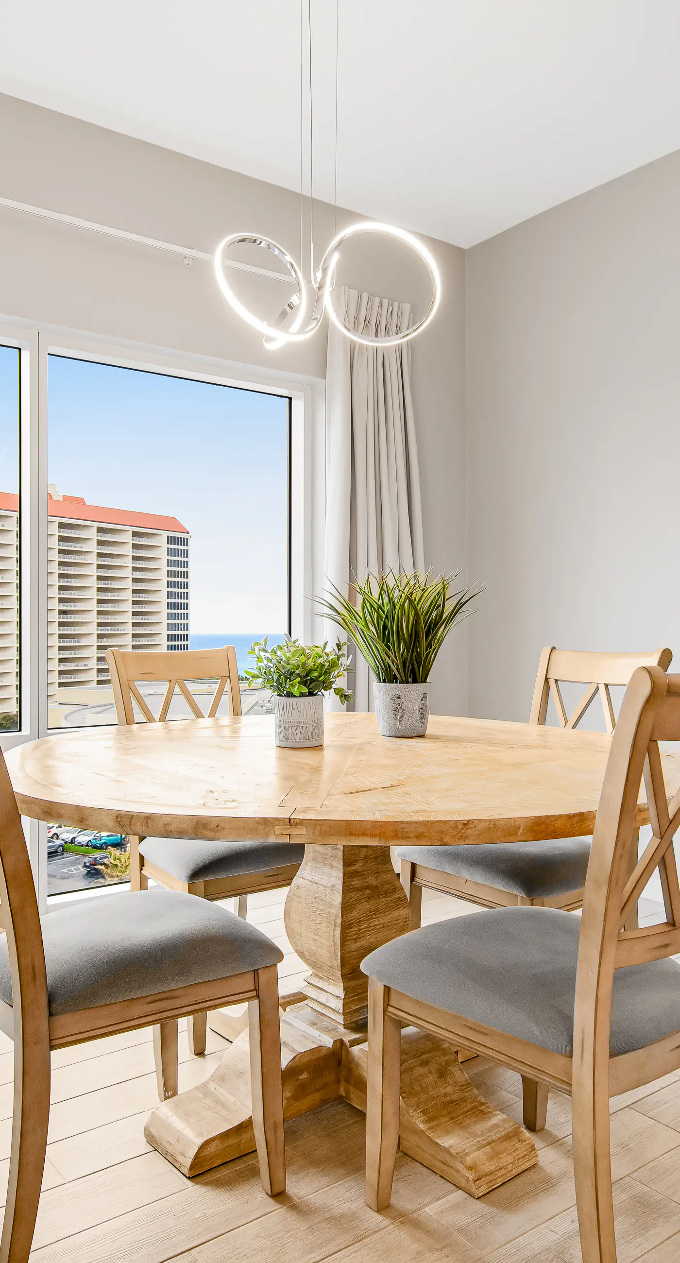 Ocean-view condo with wraparound balcony, W/D, pool, & hot tub