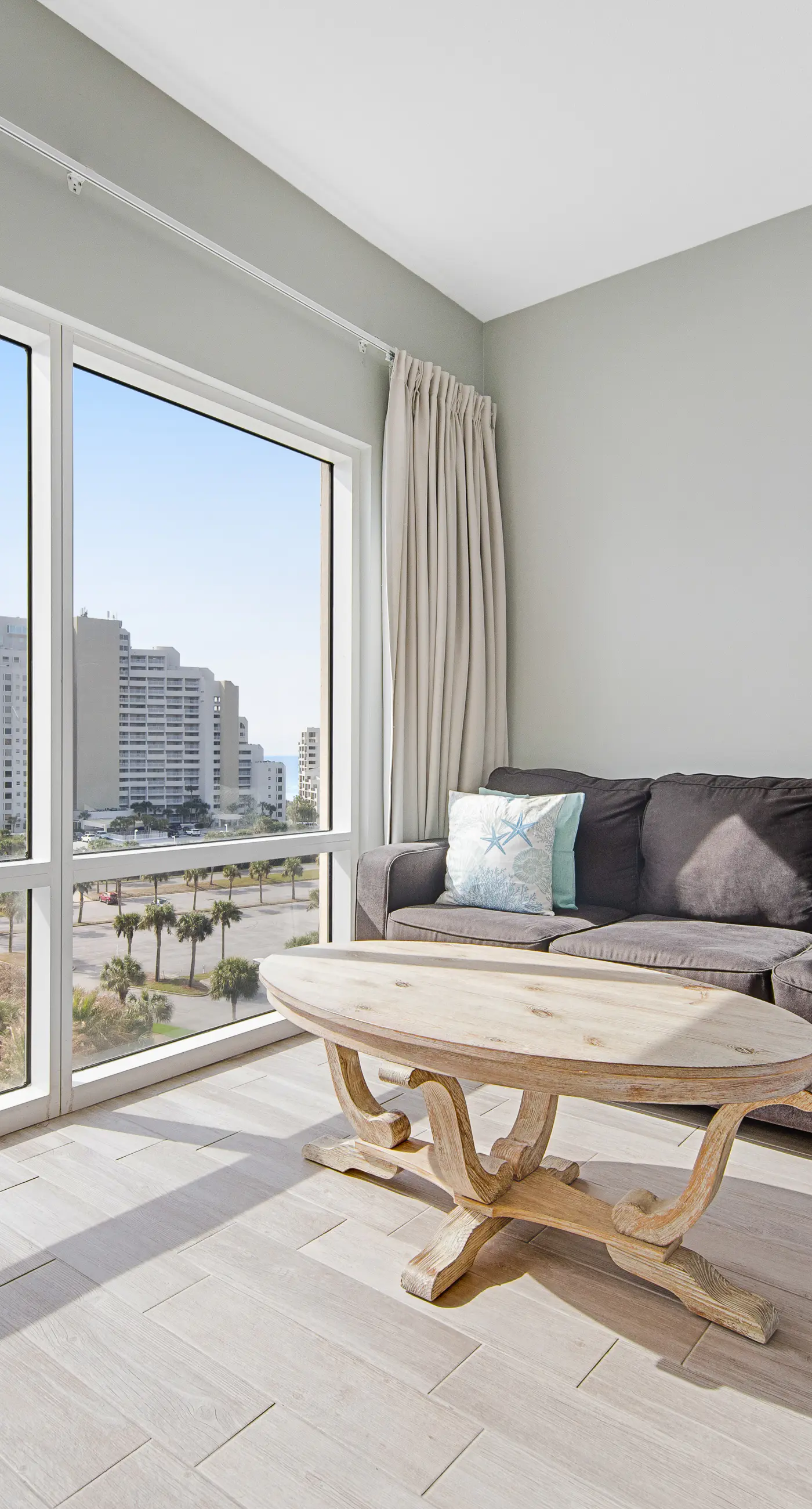 Sunshine-filled ocean view studio with pool, hot tub, fitness room, and AC