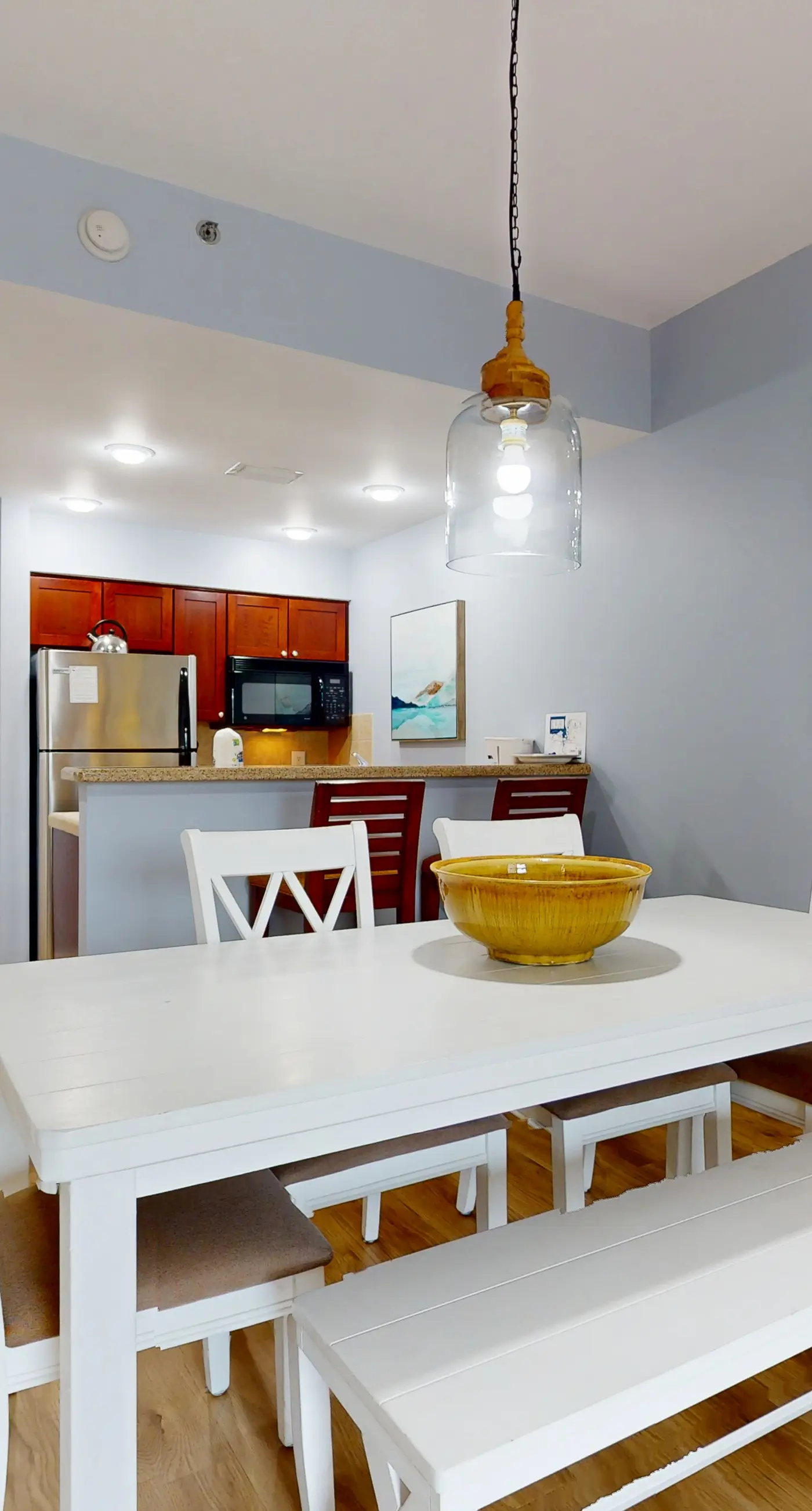 Cozy coastal condo with shared pool/hot tub and easy Bbach access