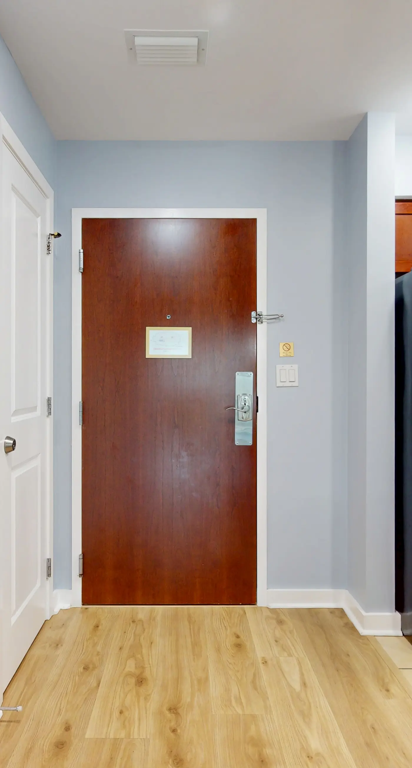 Cozy coastal condo with shared pool/hot tub and easy Bbach access