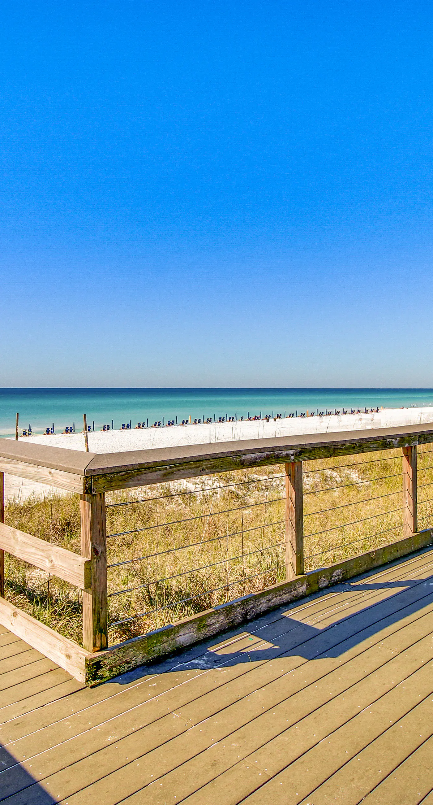 Cozy coastal condo with shared pool/hot tub and easy Bbach access