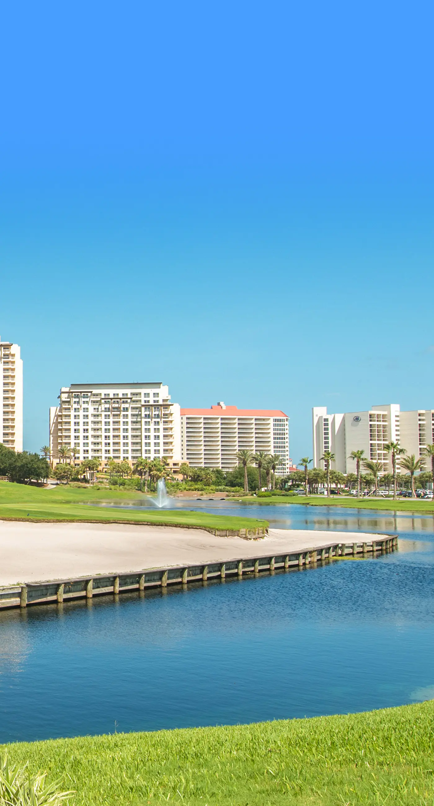 Cozy coastal condo with shared pool/hot tub and easy Bbach access