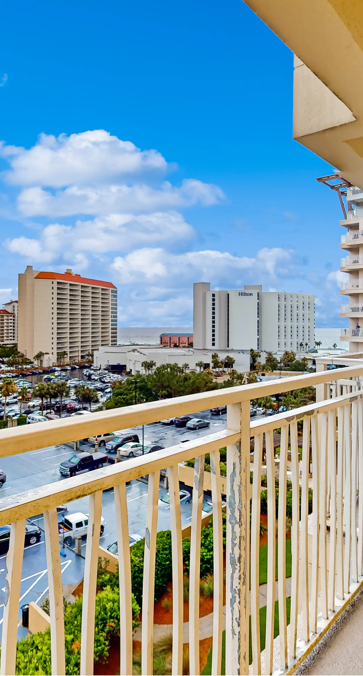 Luxe Luau condo w/on-site pool, golf & marina - steps to beach