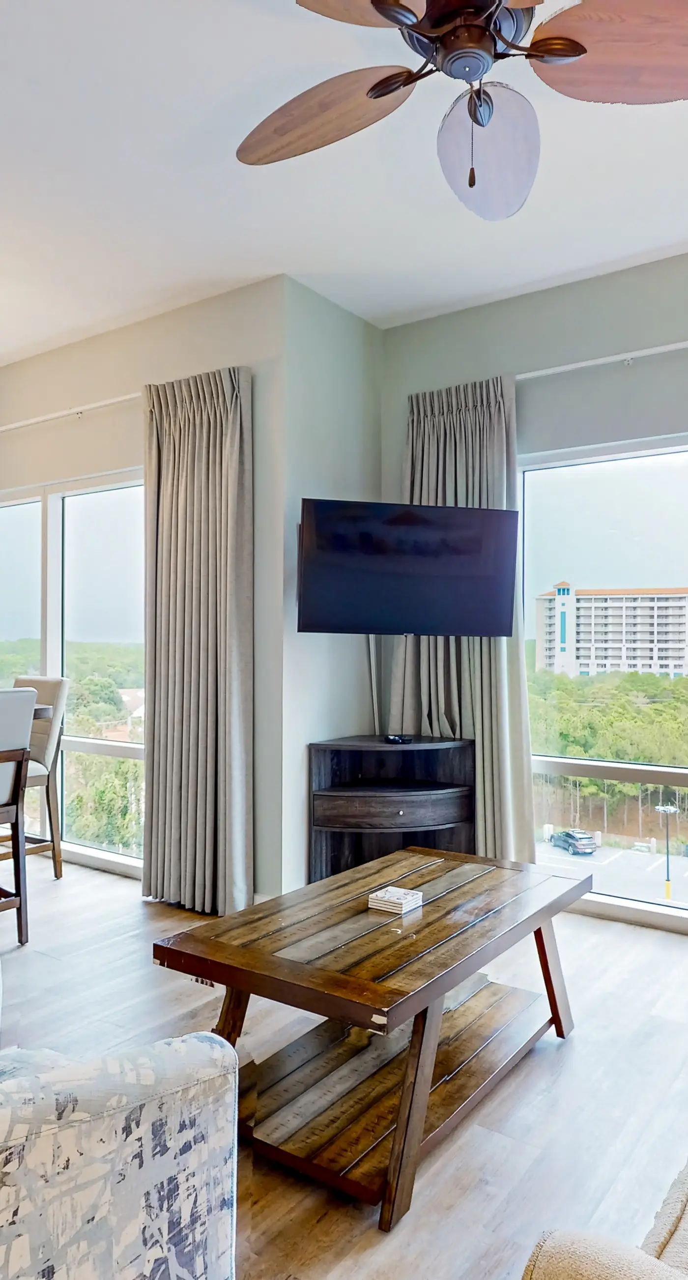 Luxe Luau condo w/on-site pool, golf & marina - steps to beach