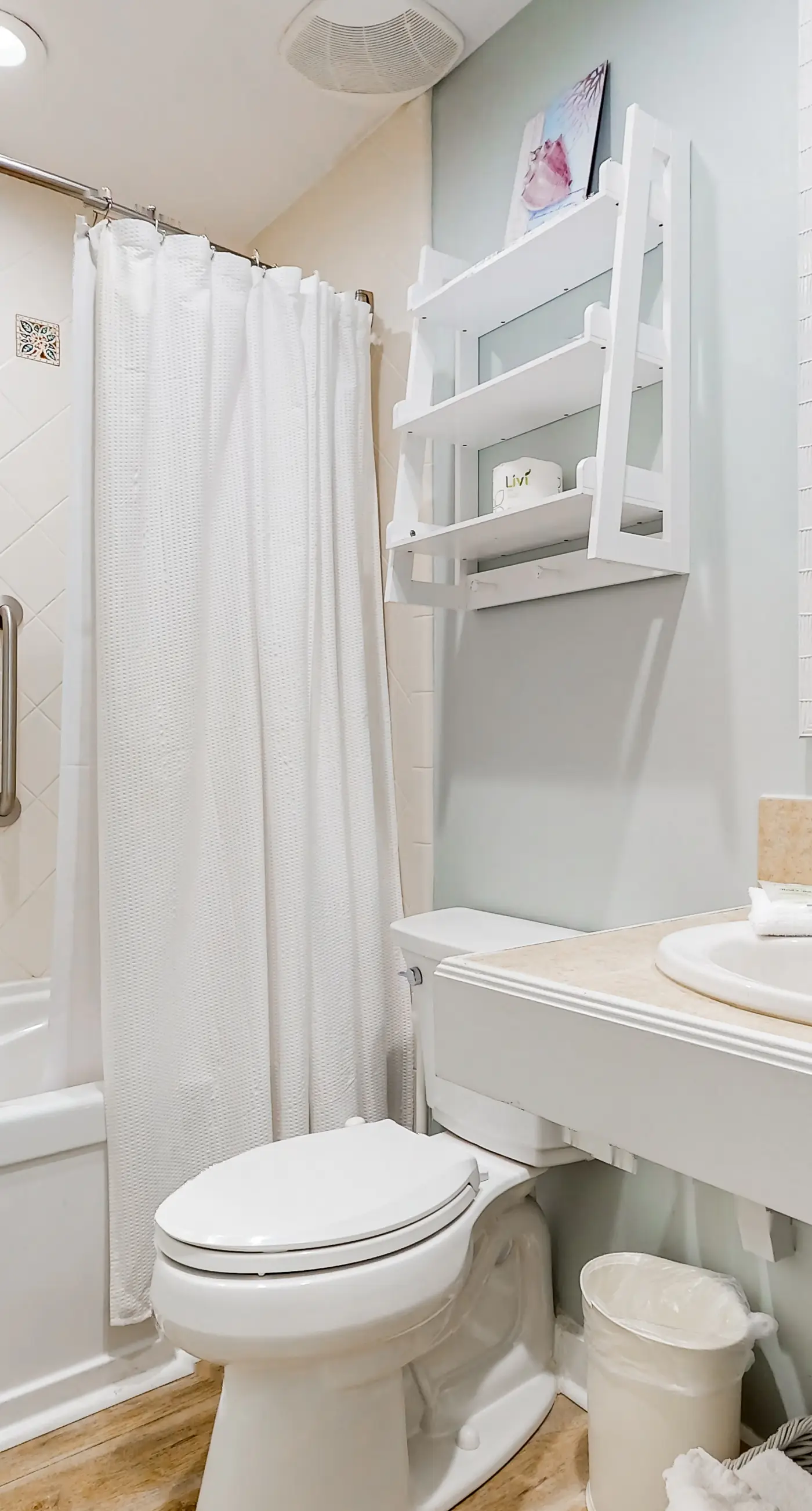 Luxe Luau condo w/on-site pool, golf & marina - steps to beach